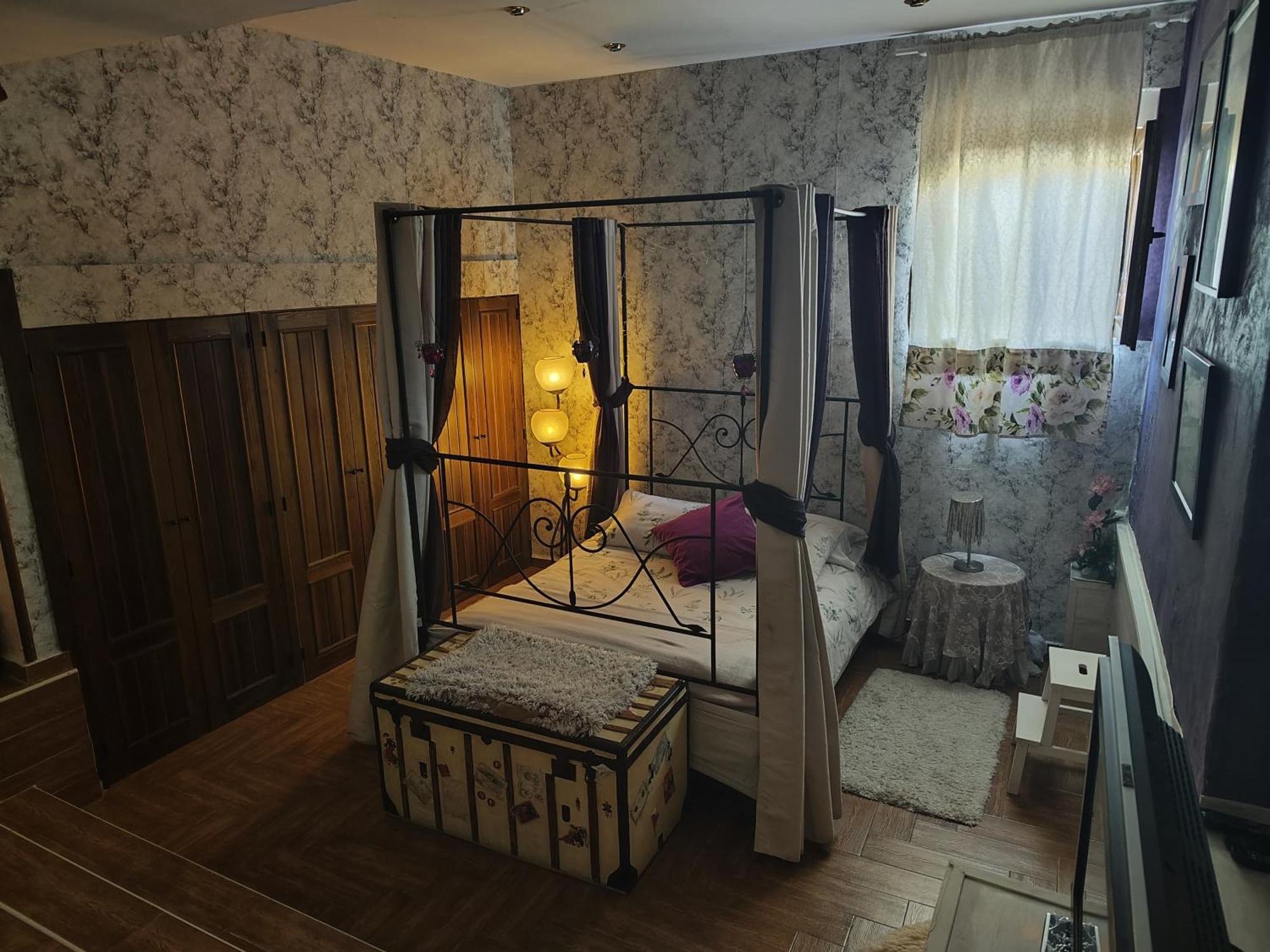 Double Room Private Bathroom