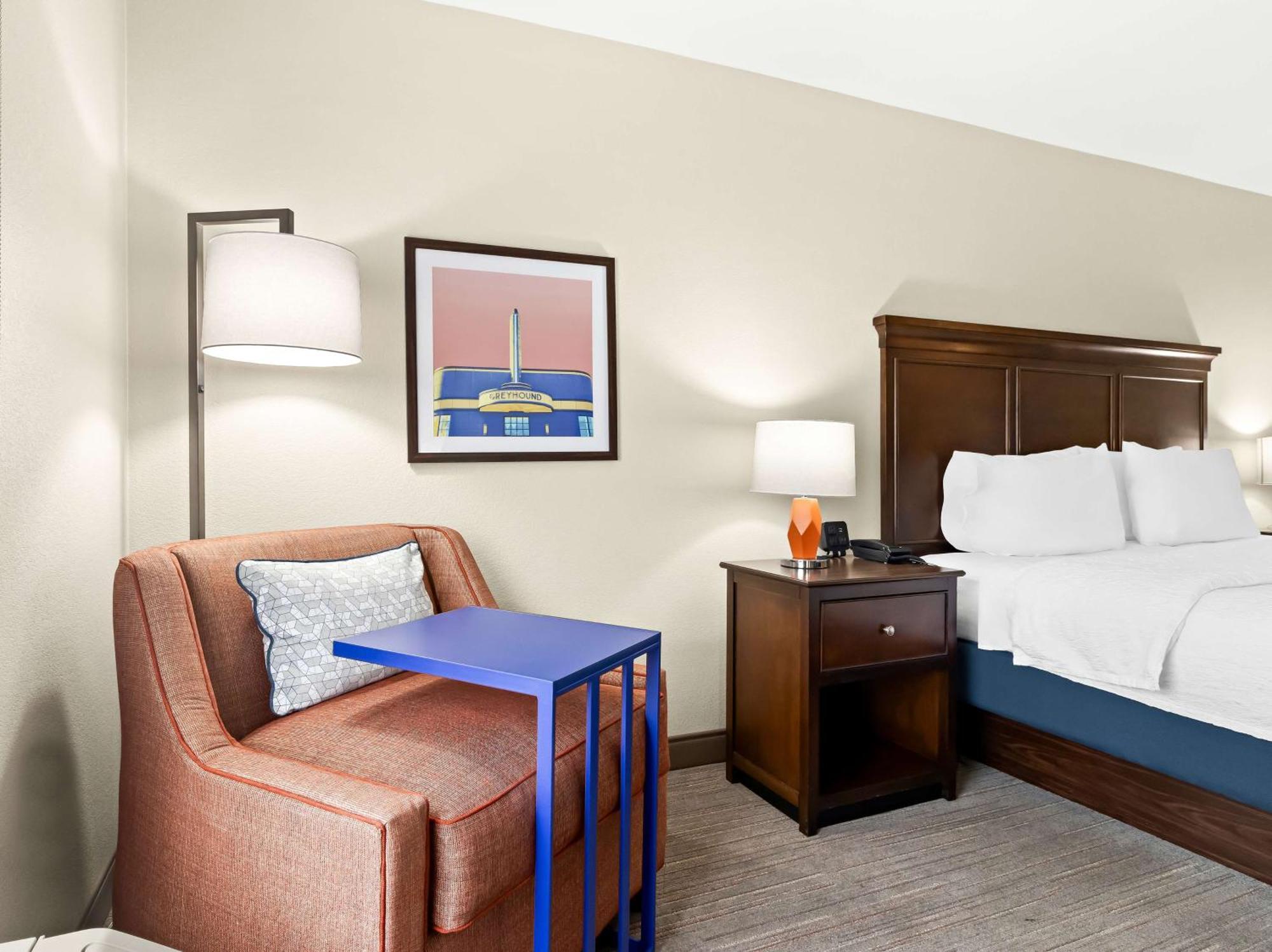 King Room with King Bed - Non-Smoking