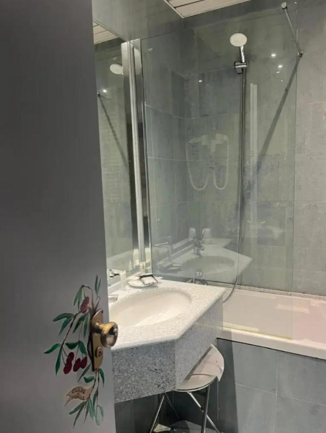 Double or Twin Room,1658067388:JPEG