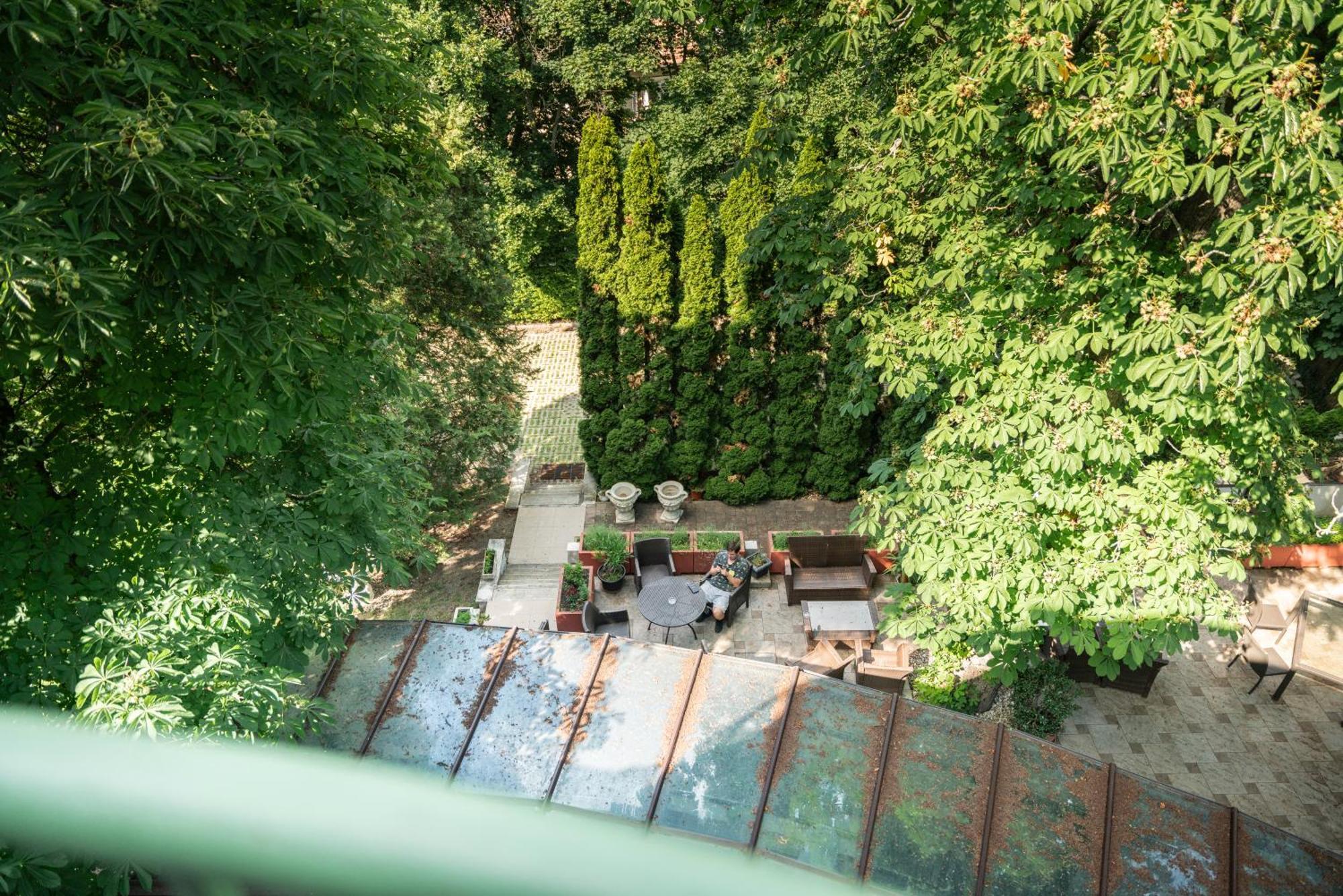 Double or Twin Room Balcony Mountain View