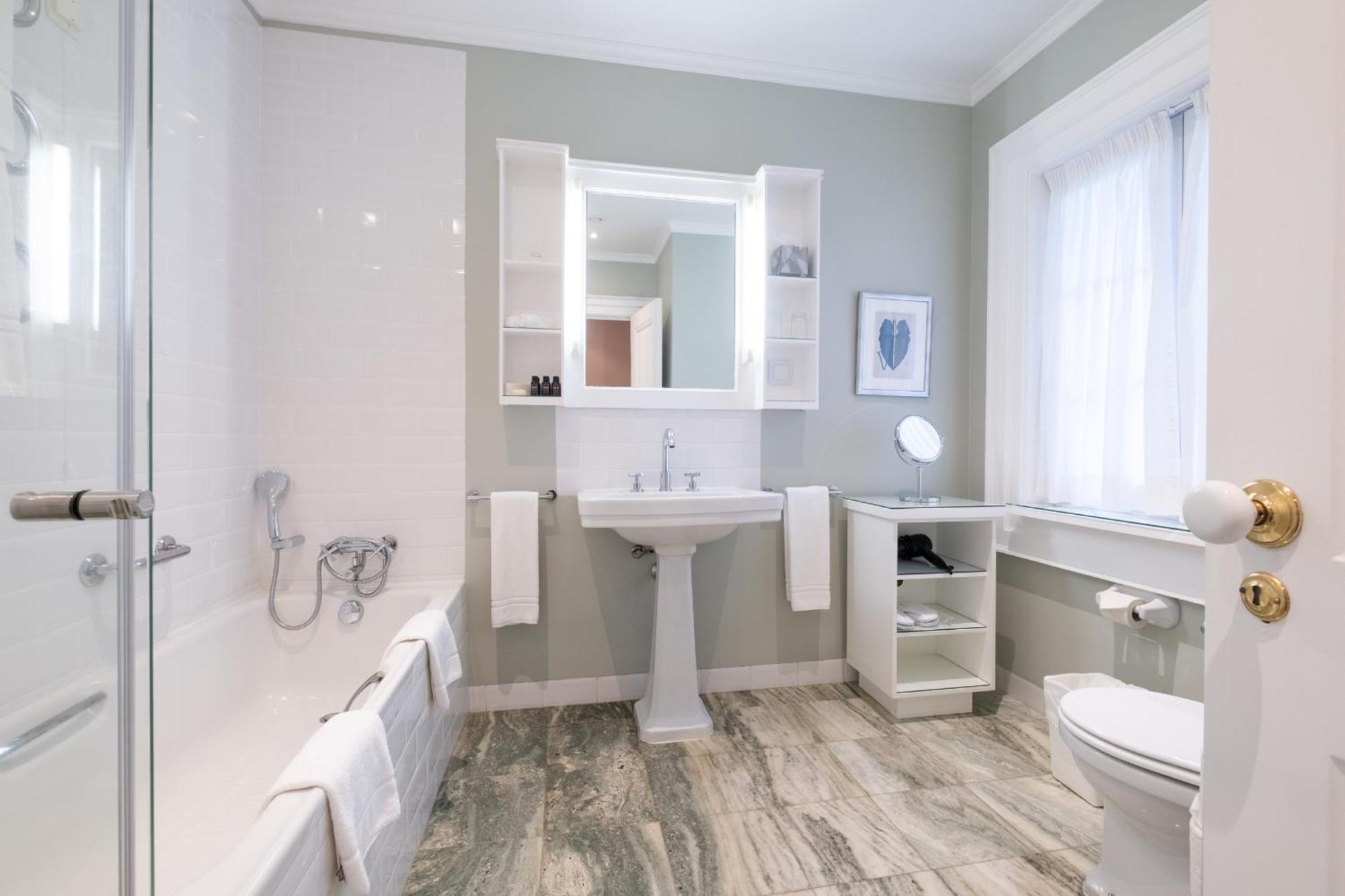 Double or Twin Room Golf Wing