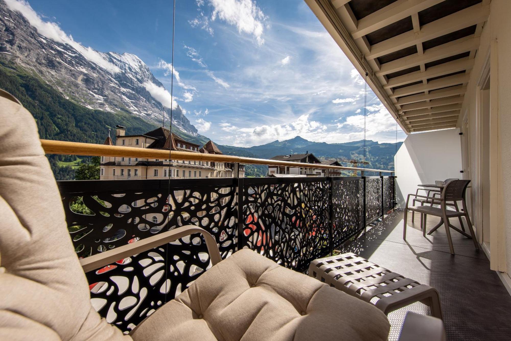 Deluxe Double Room Eiger View balcony