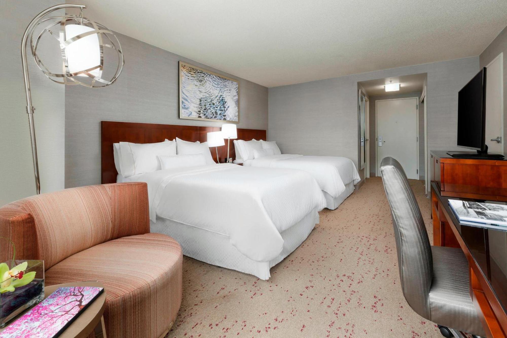Guest room, 2 Double, City view, High floor