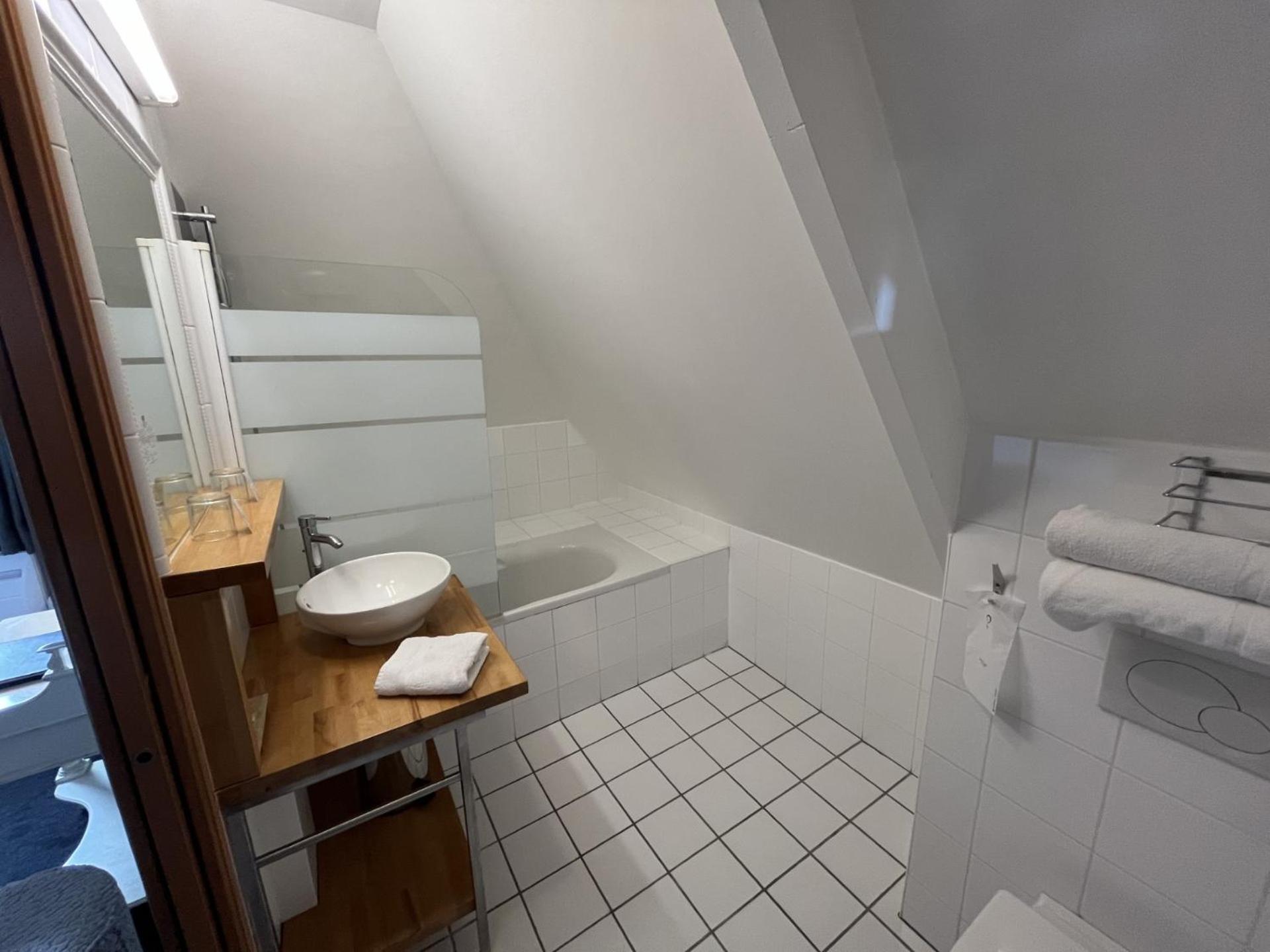 Double Room,1617456368:JPEG