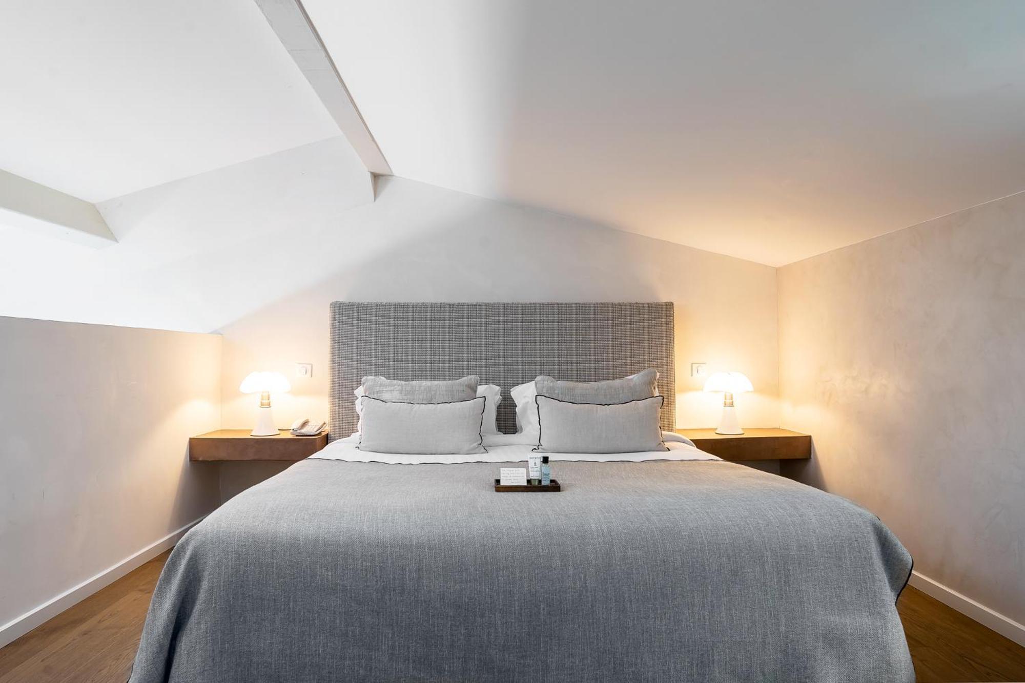 Deluxe Room,1617844858:JPEG