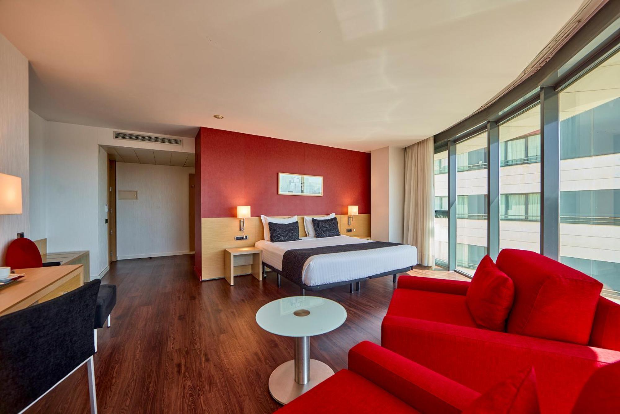 Deluxe King Room City View