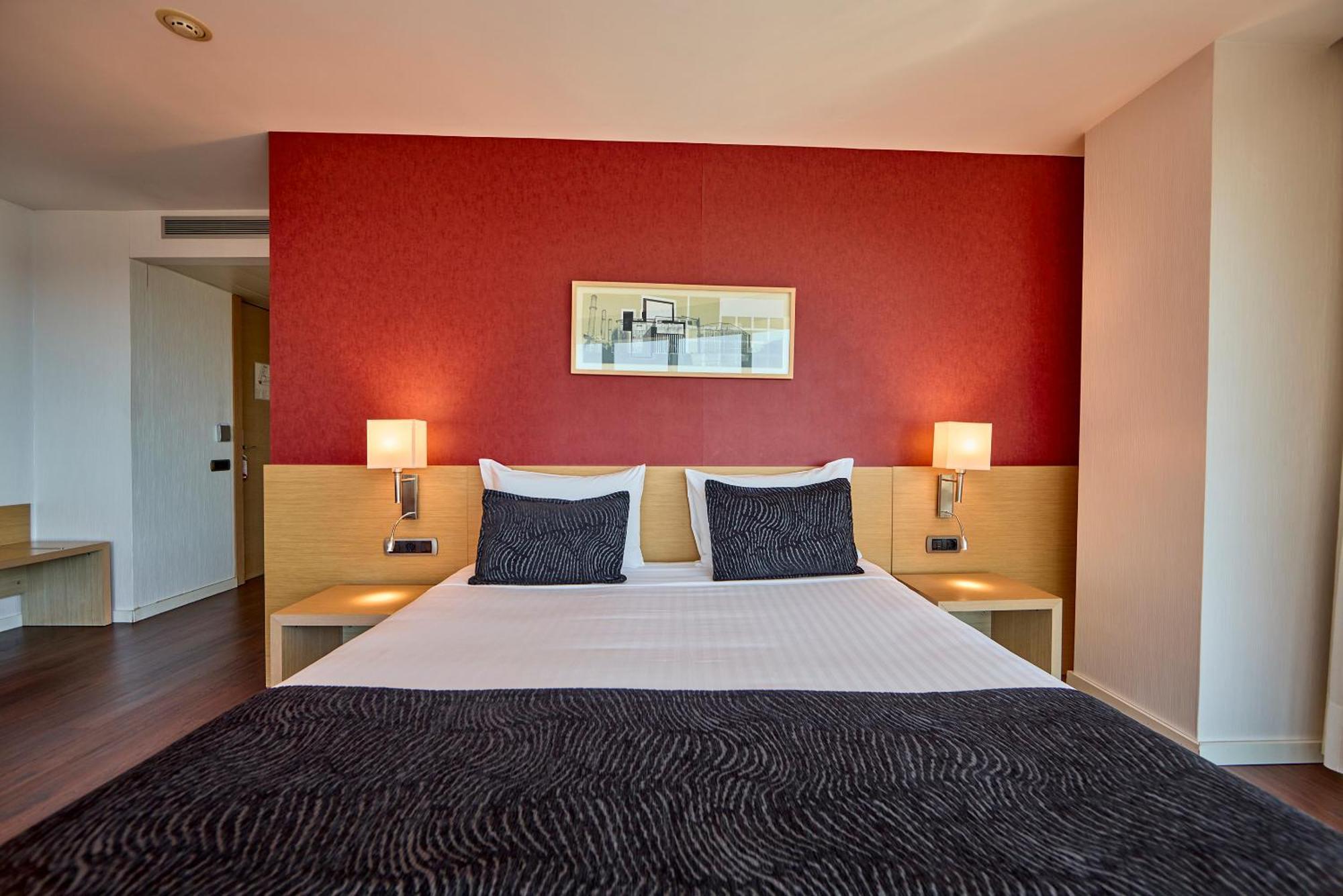 Deluxe King Room City View