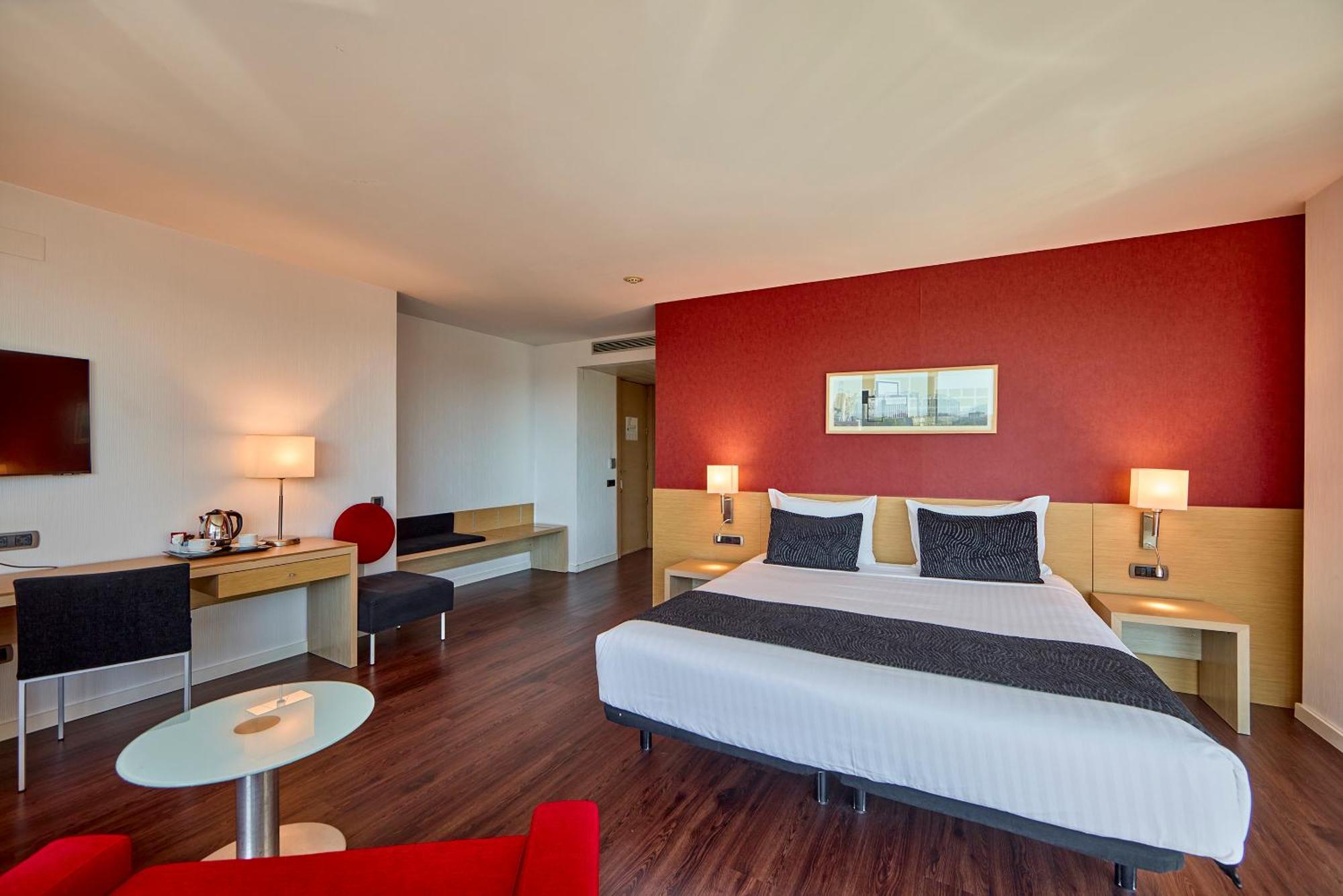 Deluxe King Room City View