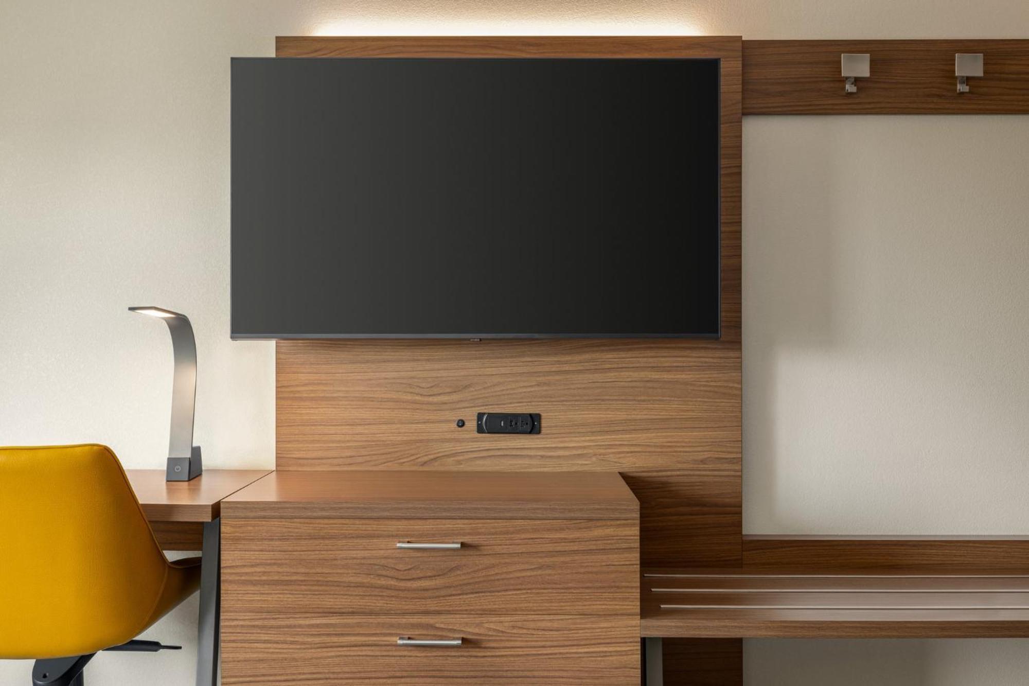 King Room - Mobility Access/Hearing Accessible