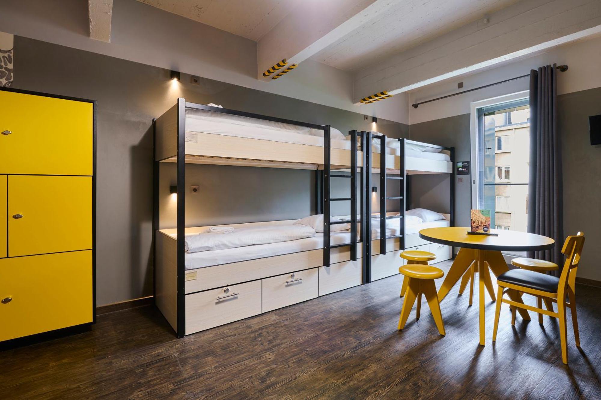 Bed in 10-Bed Mixed Dormitory Room