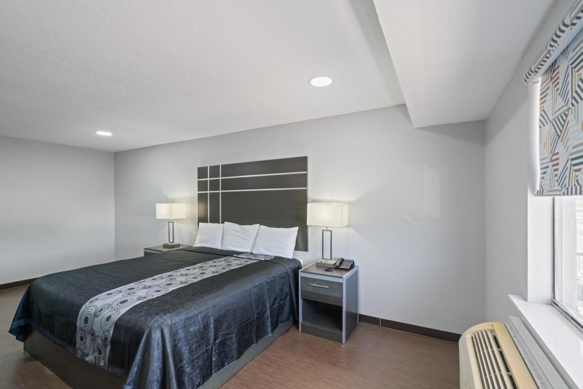 Deluxe King Room