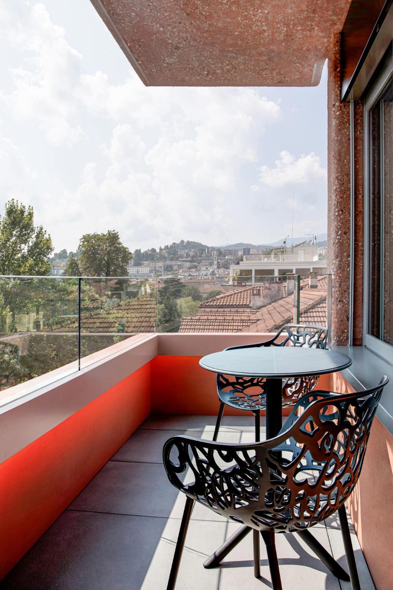 Studio Garden View