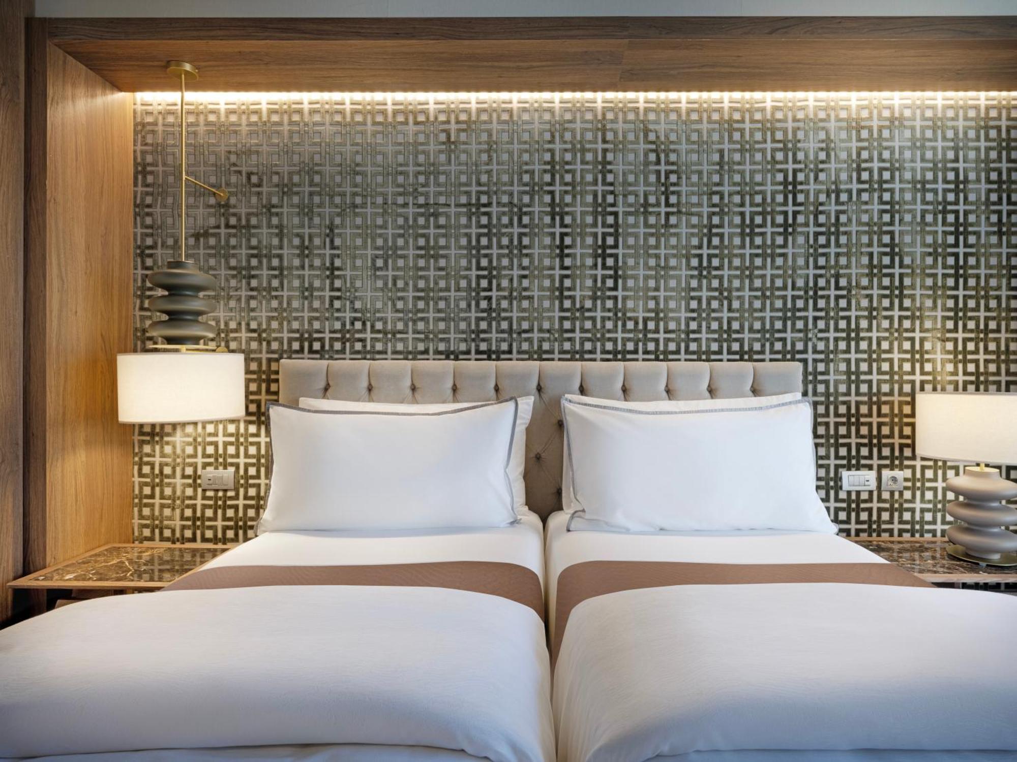 Deluxe Twin Room with City View