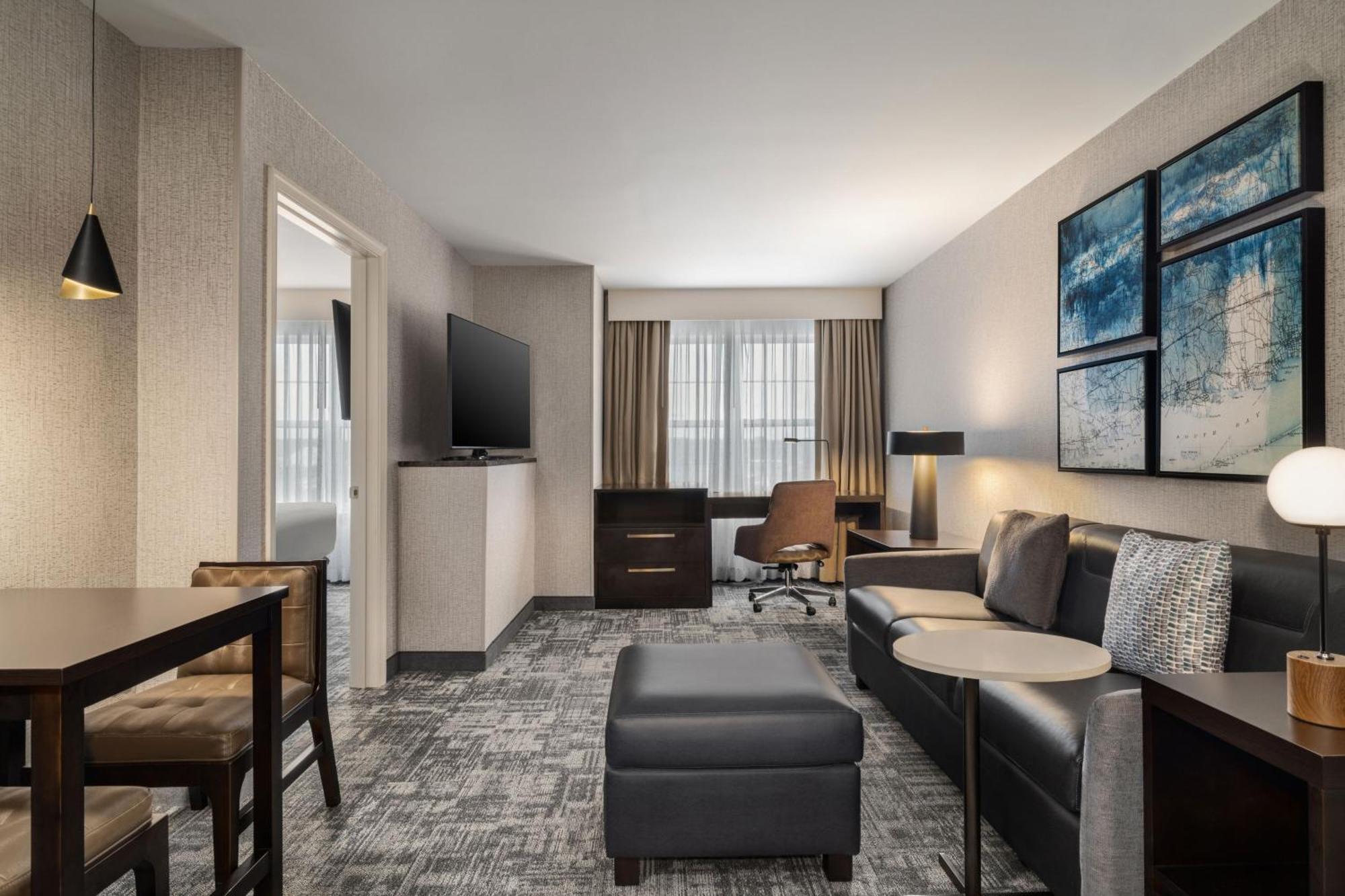 One-Bedroom King Suite