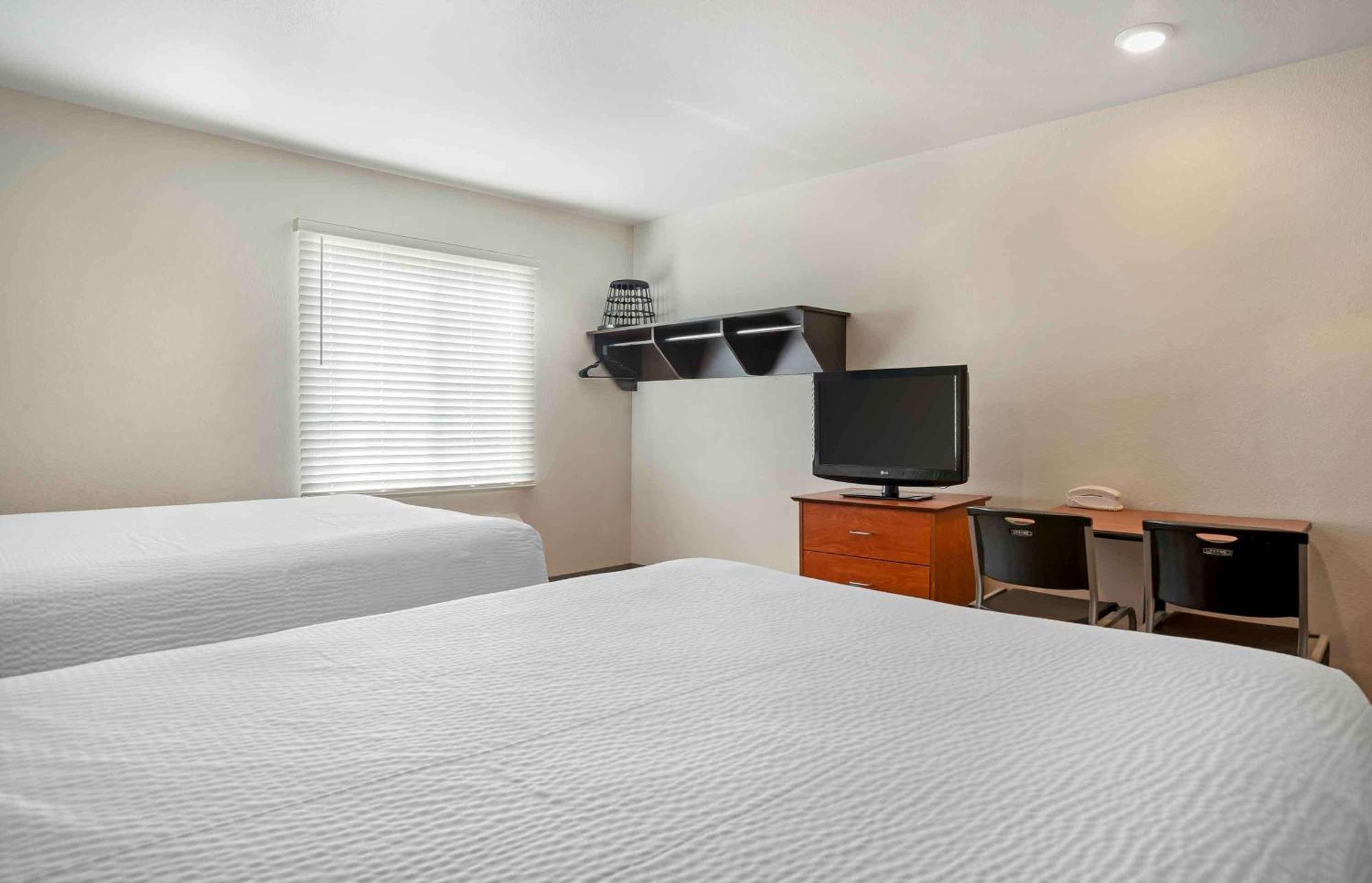 Queen Suite Two Queen Beds Non-Smoking