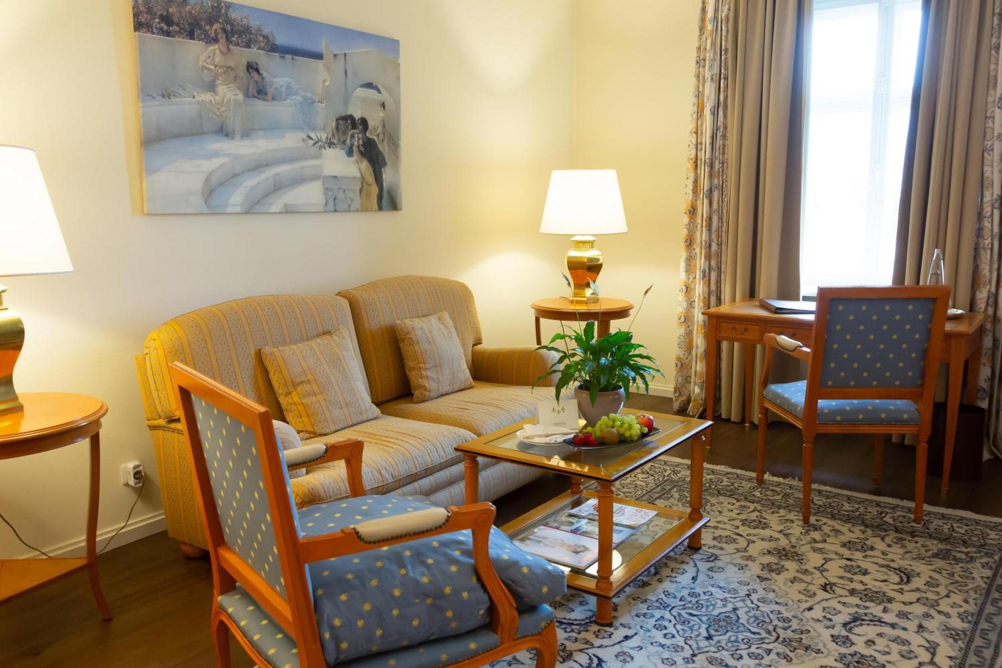 Deluxe Suite