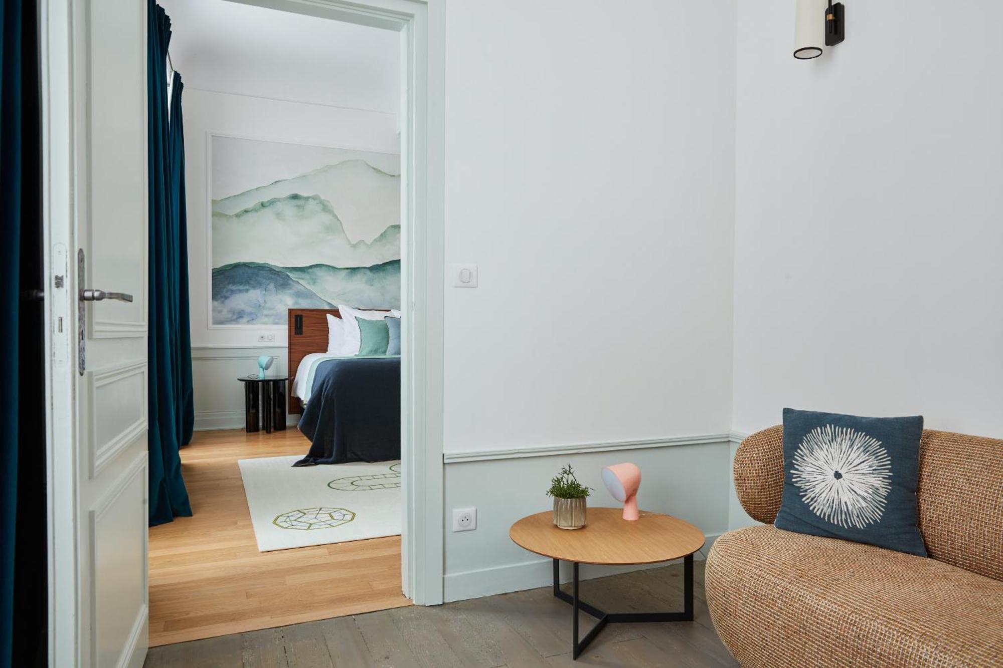 Chambre Lit King-Size - Accessible aux Personnes à Mobilité Réduite