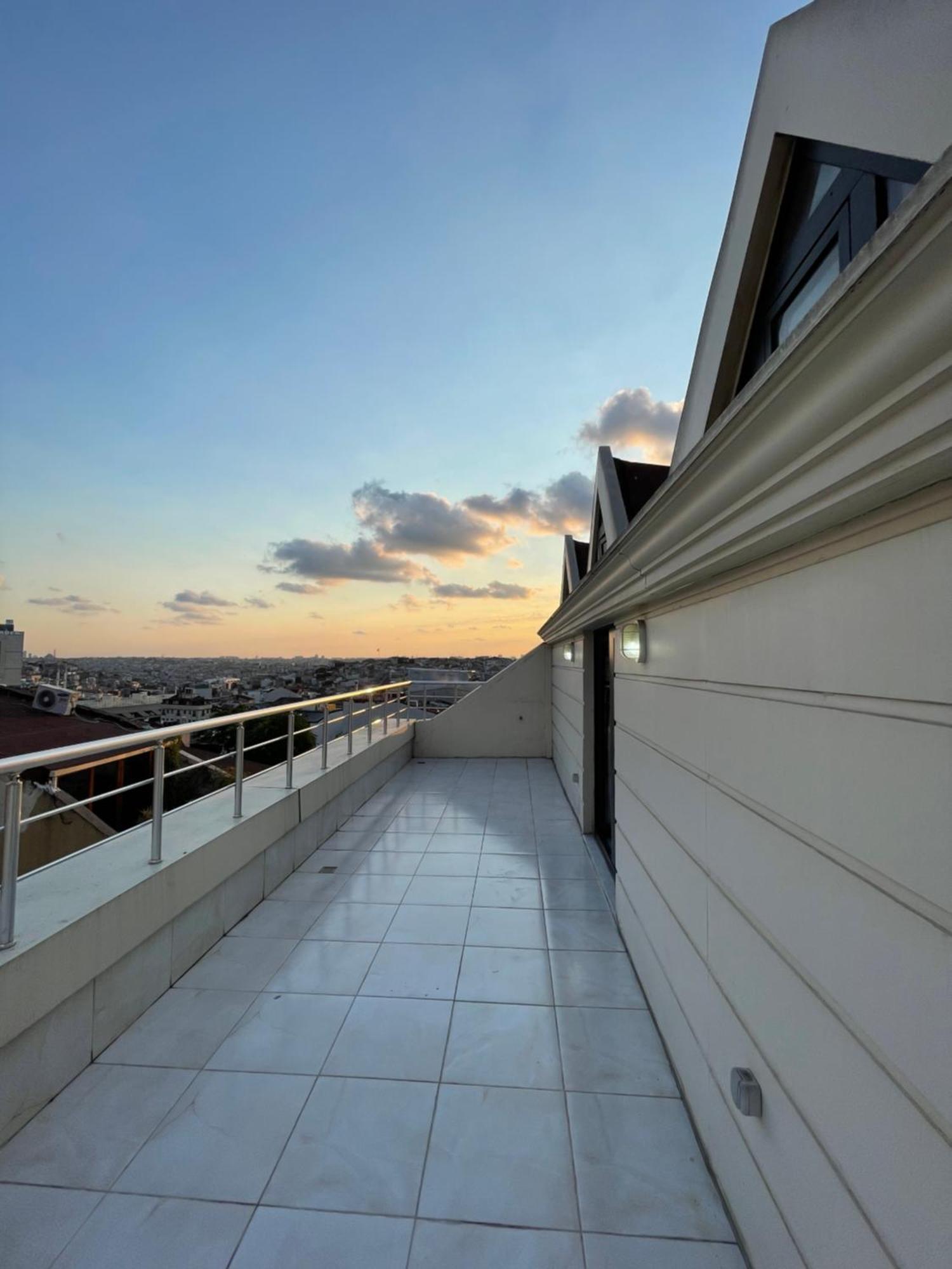 Penthouse Apartment