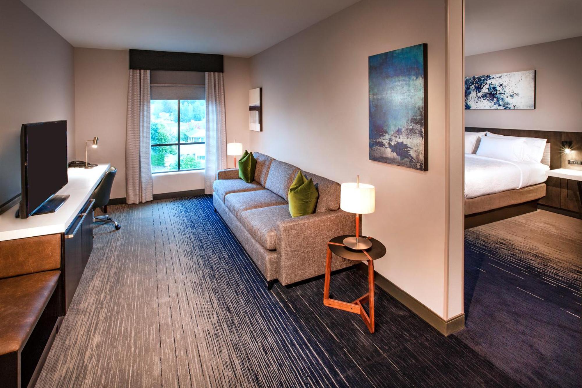 Junior King Suite