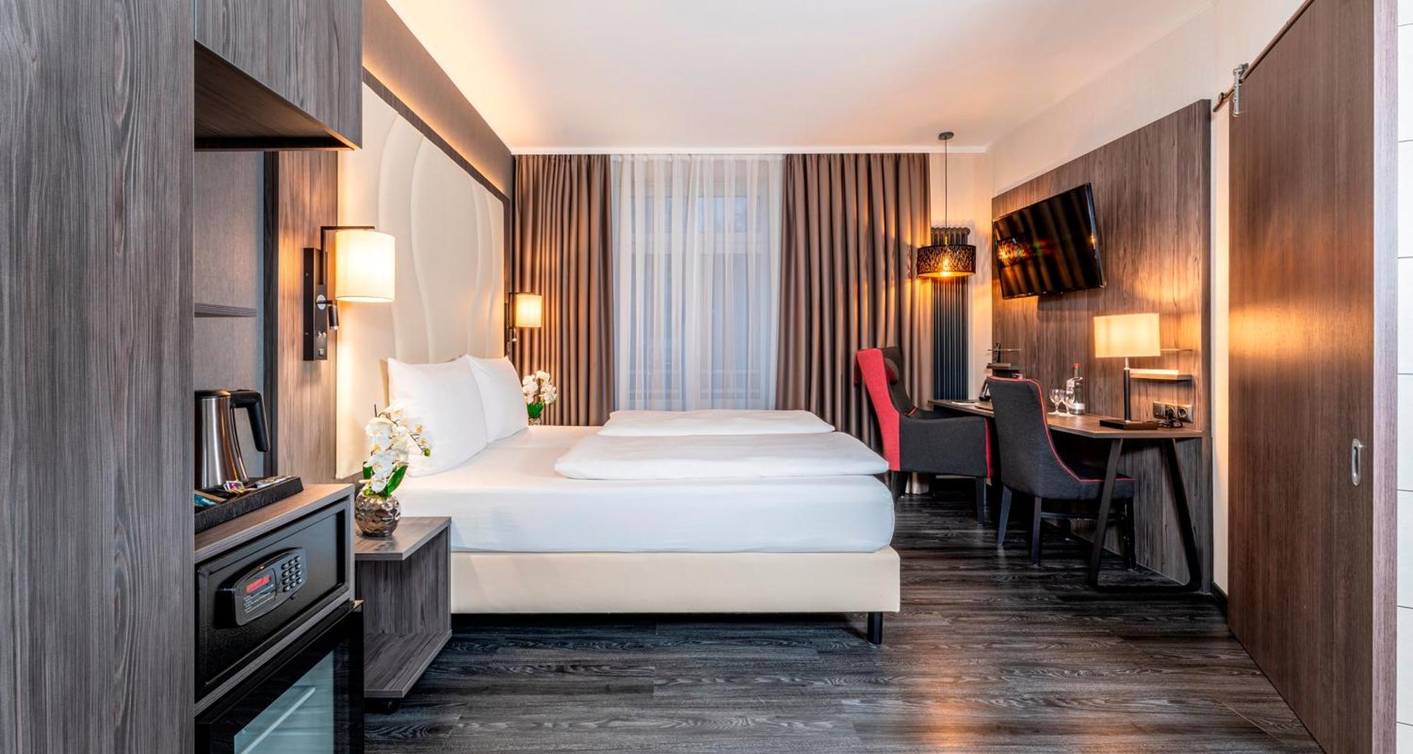 Standard Double Room Park Side