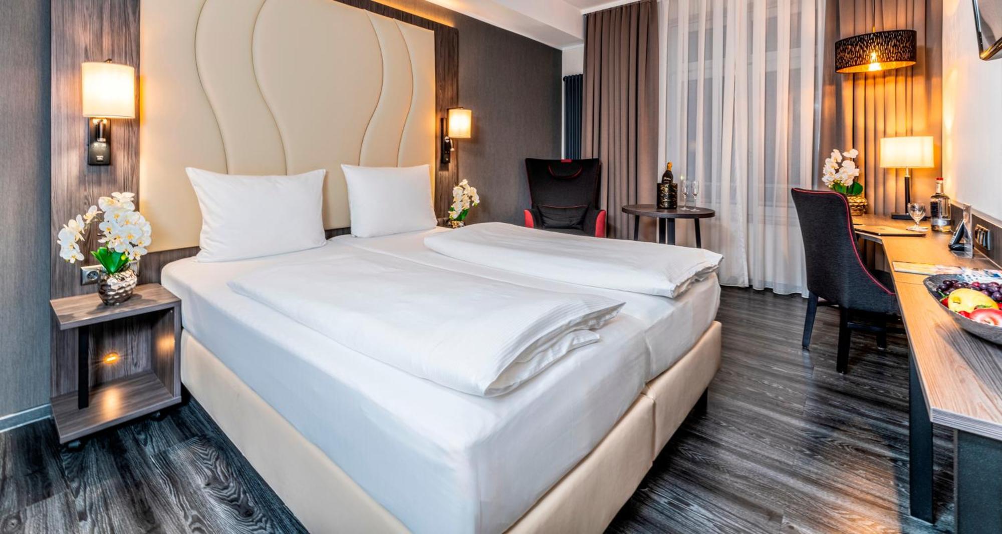 Standard Double Room Park Side