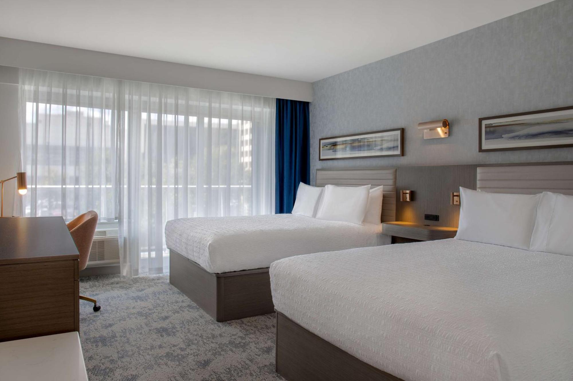 Queen Room Two Queen Beds City View