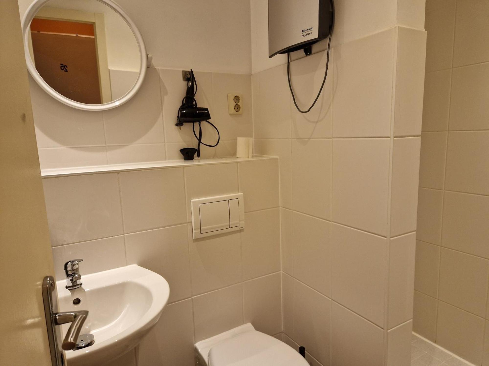 Double Room Private Bathroom