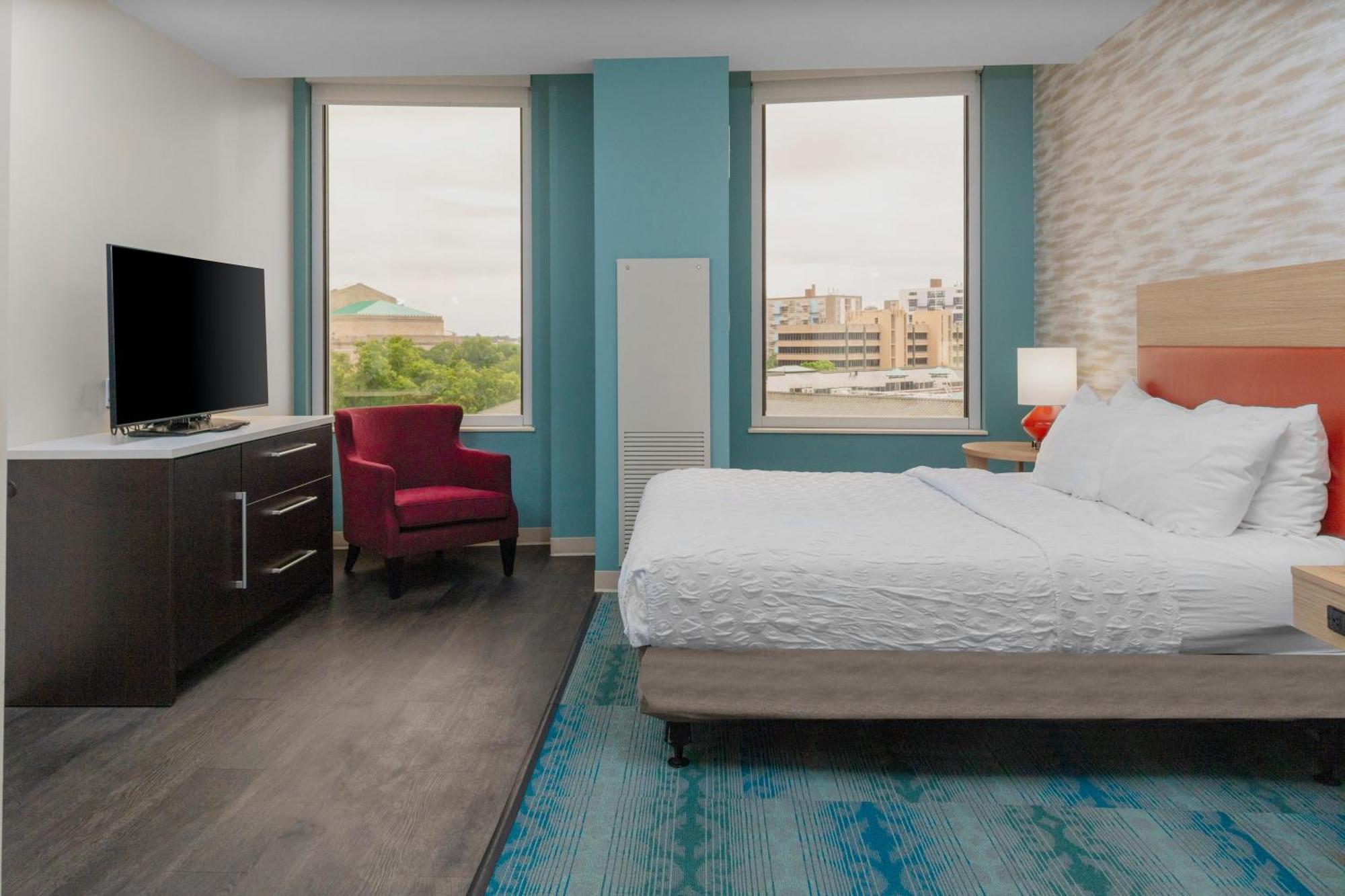 Queen Studio Suite
