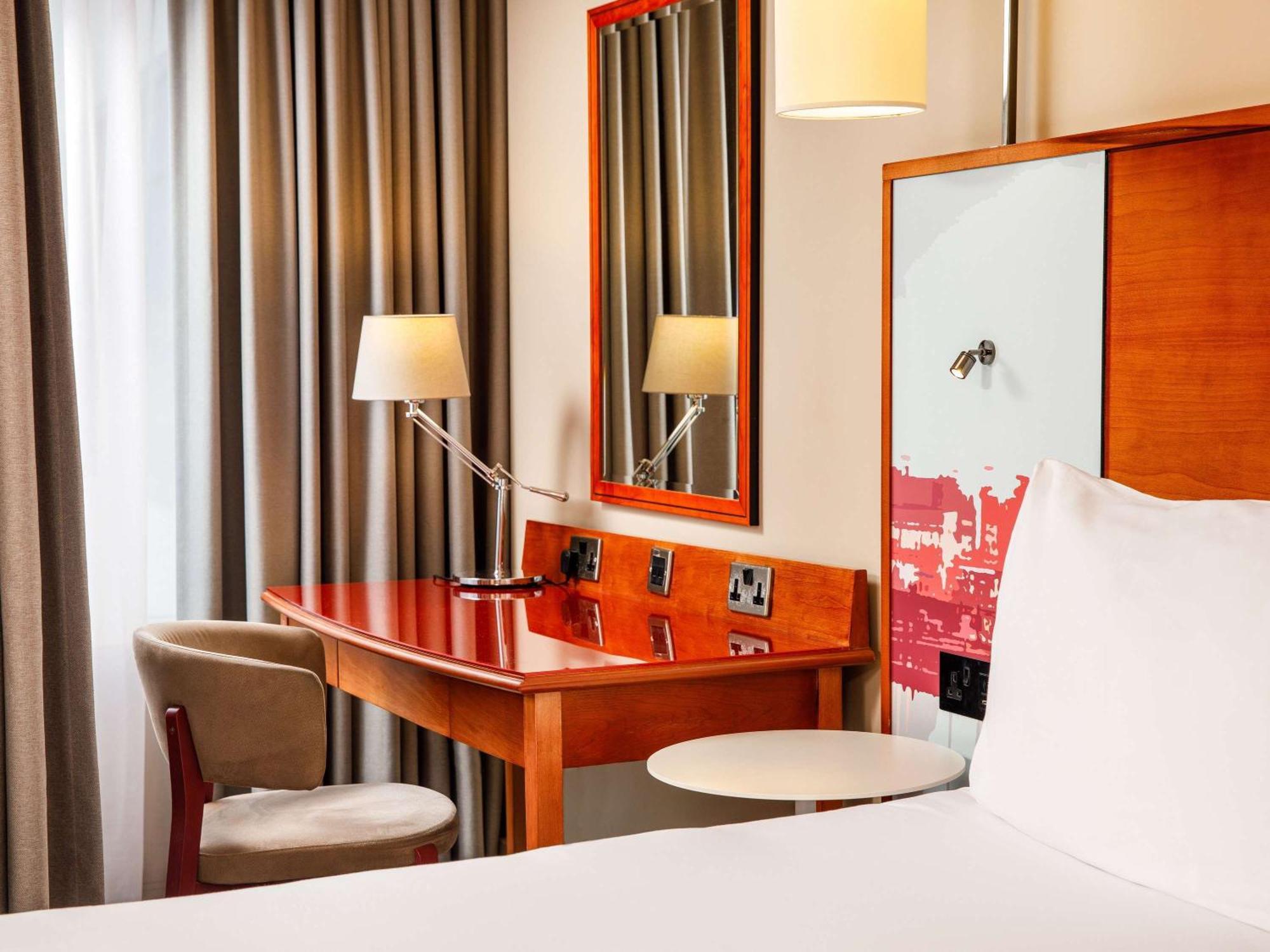 Deluxe Suite City View