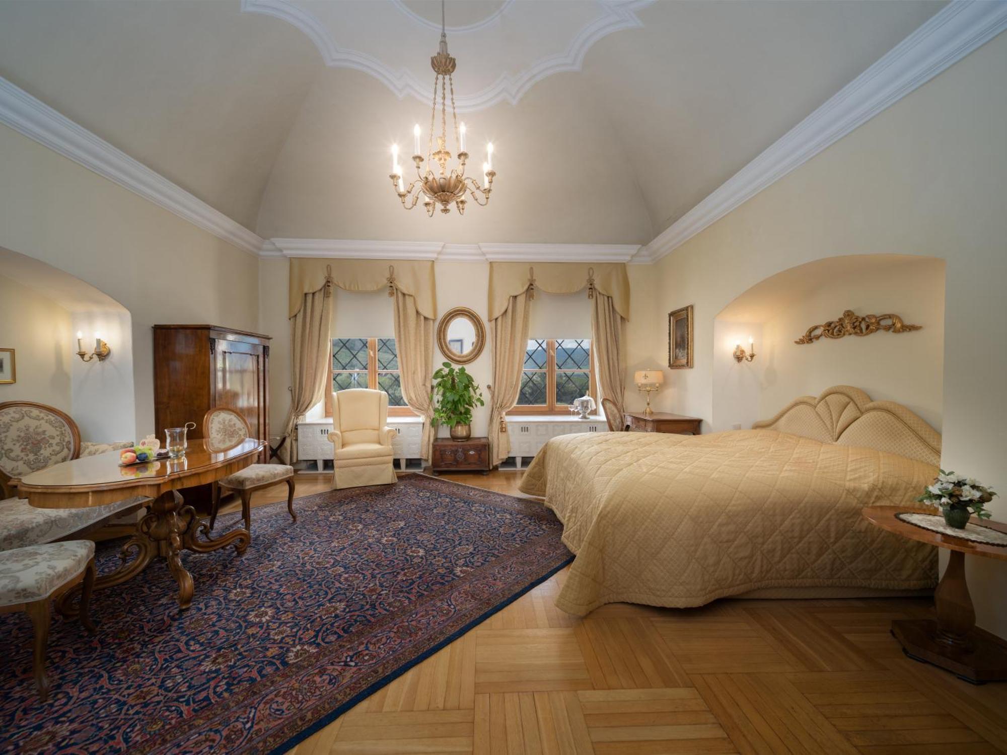 Deluxe Double or Twin Room