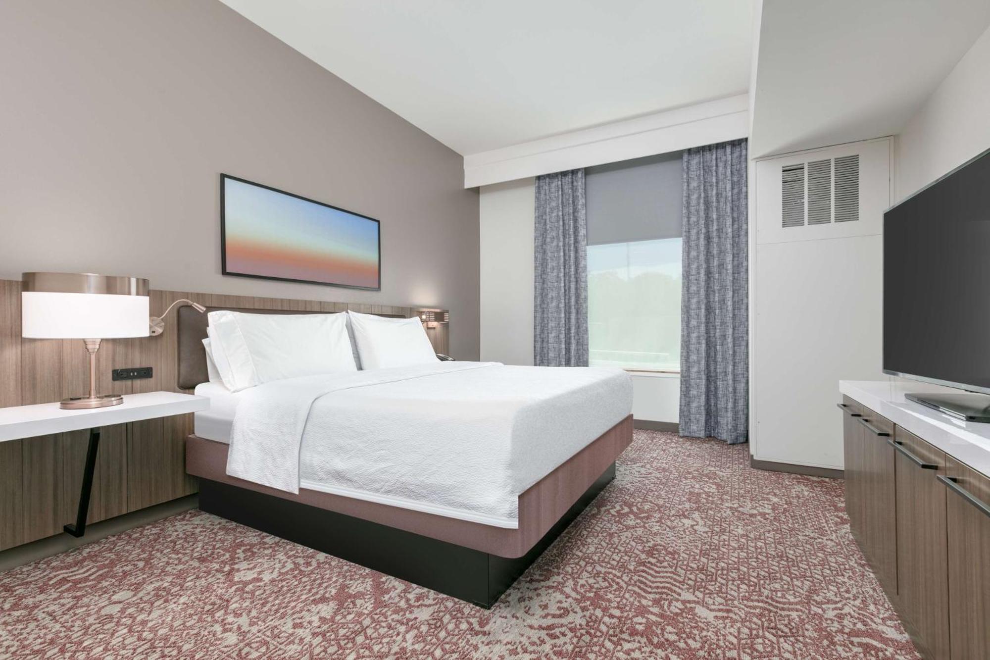 Junior King Suite Seating Area
