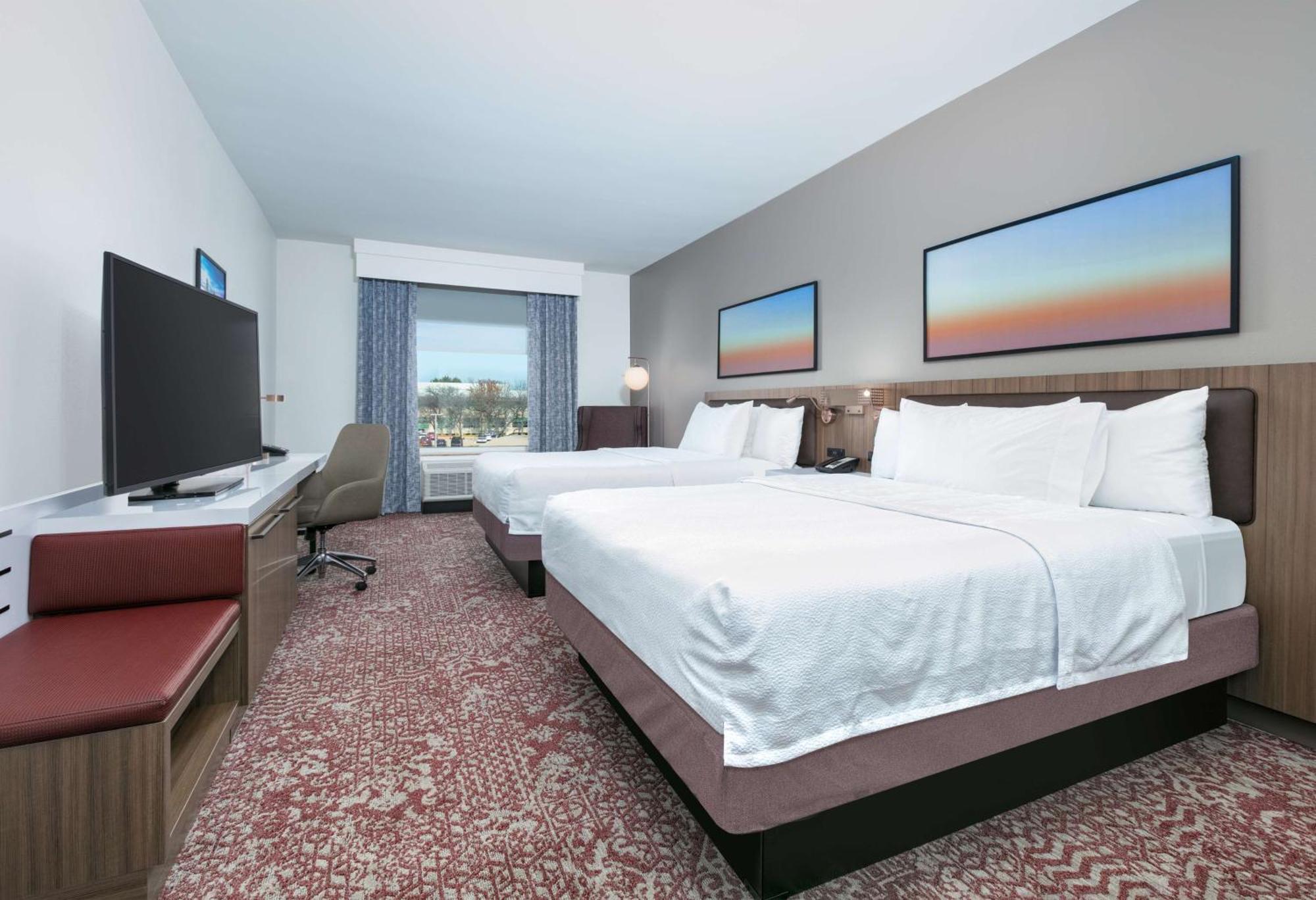 Queen Room Two Queen Beds Hearing Disability Access or Non-Smoking