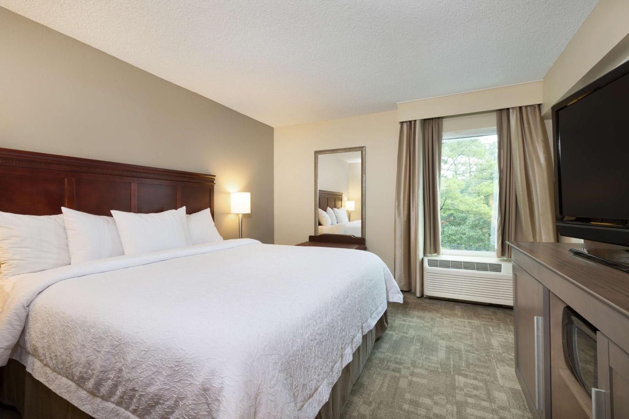 Parlor King Room Sofa Bed Walk Shower Non-Smoking