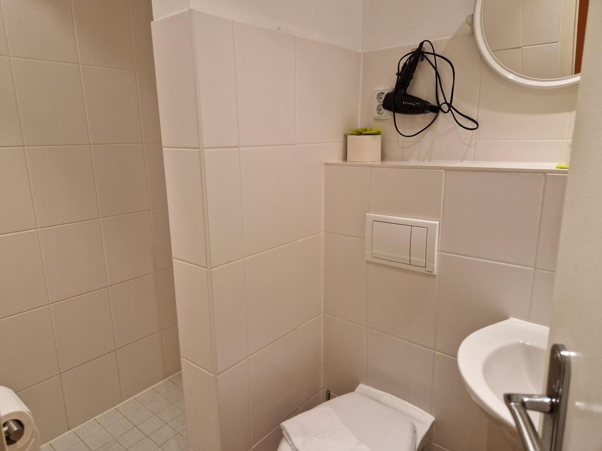 Double Room Private Bathroom