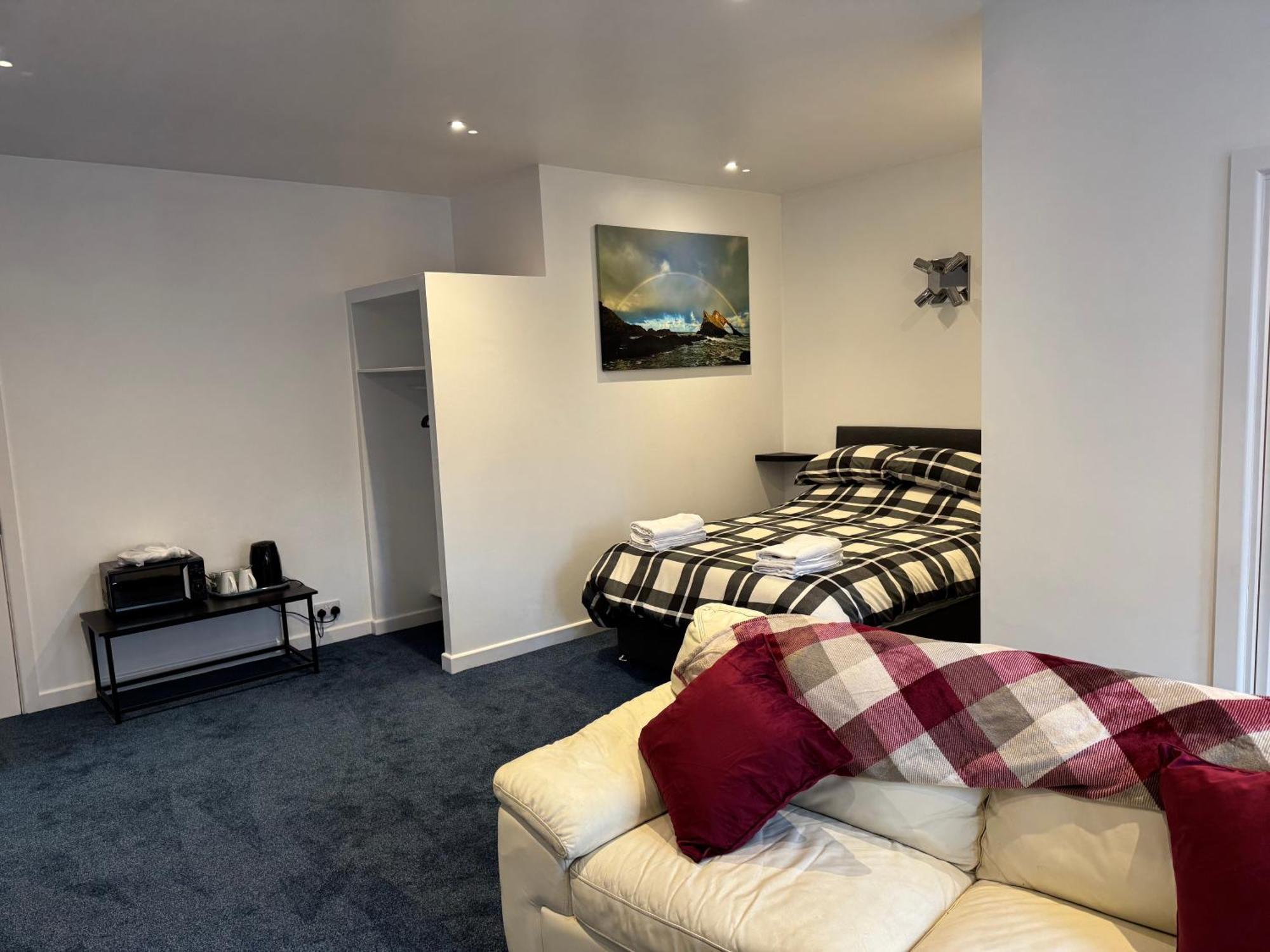 Deluxe Double Room with Shower