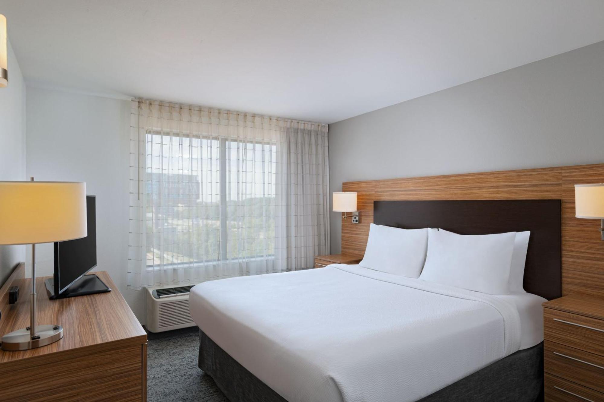One-Bedroom King Suite