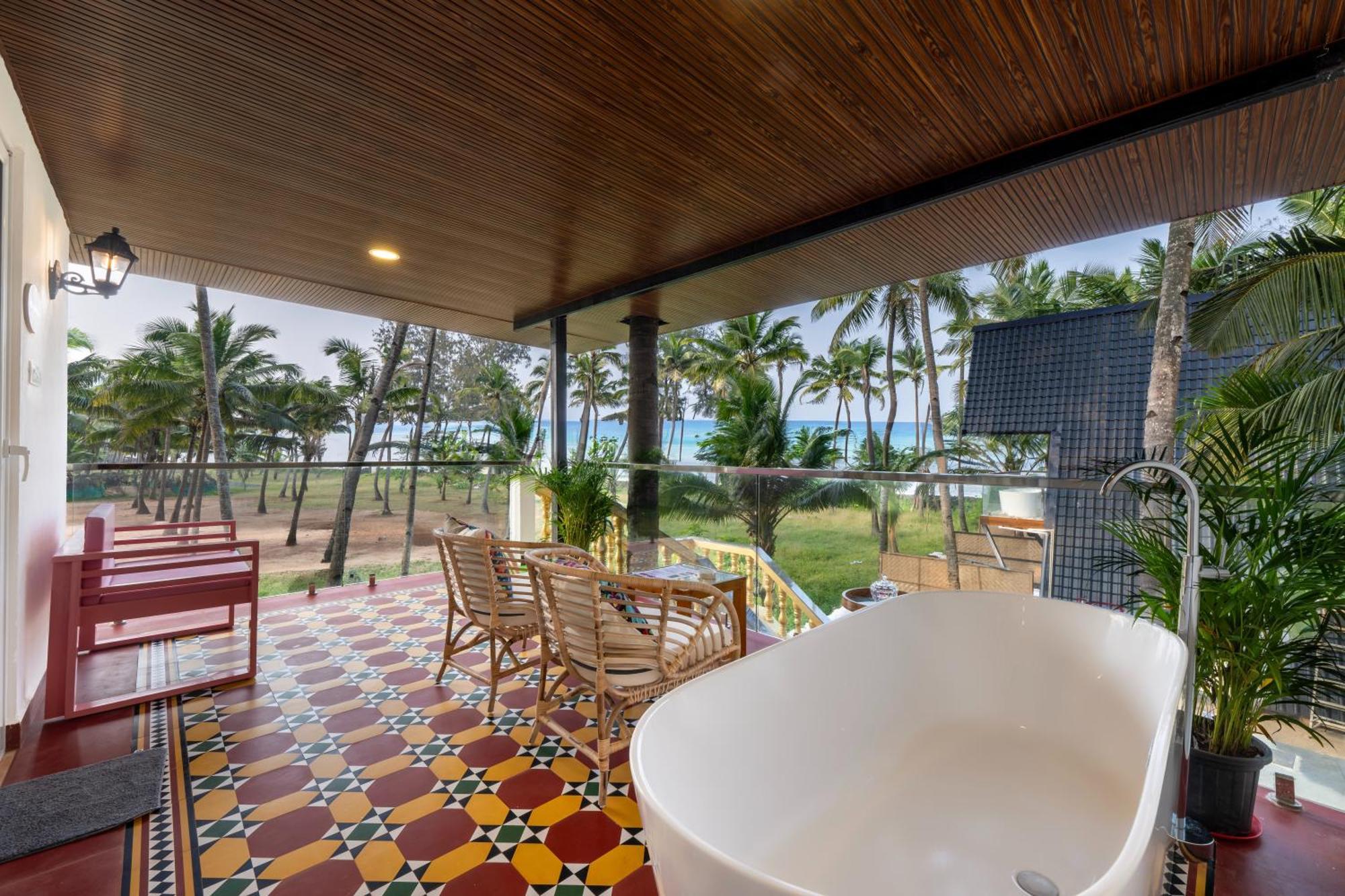 Deluxe Partial Seaview - 10% off on Spa session for couples