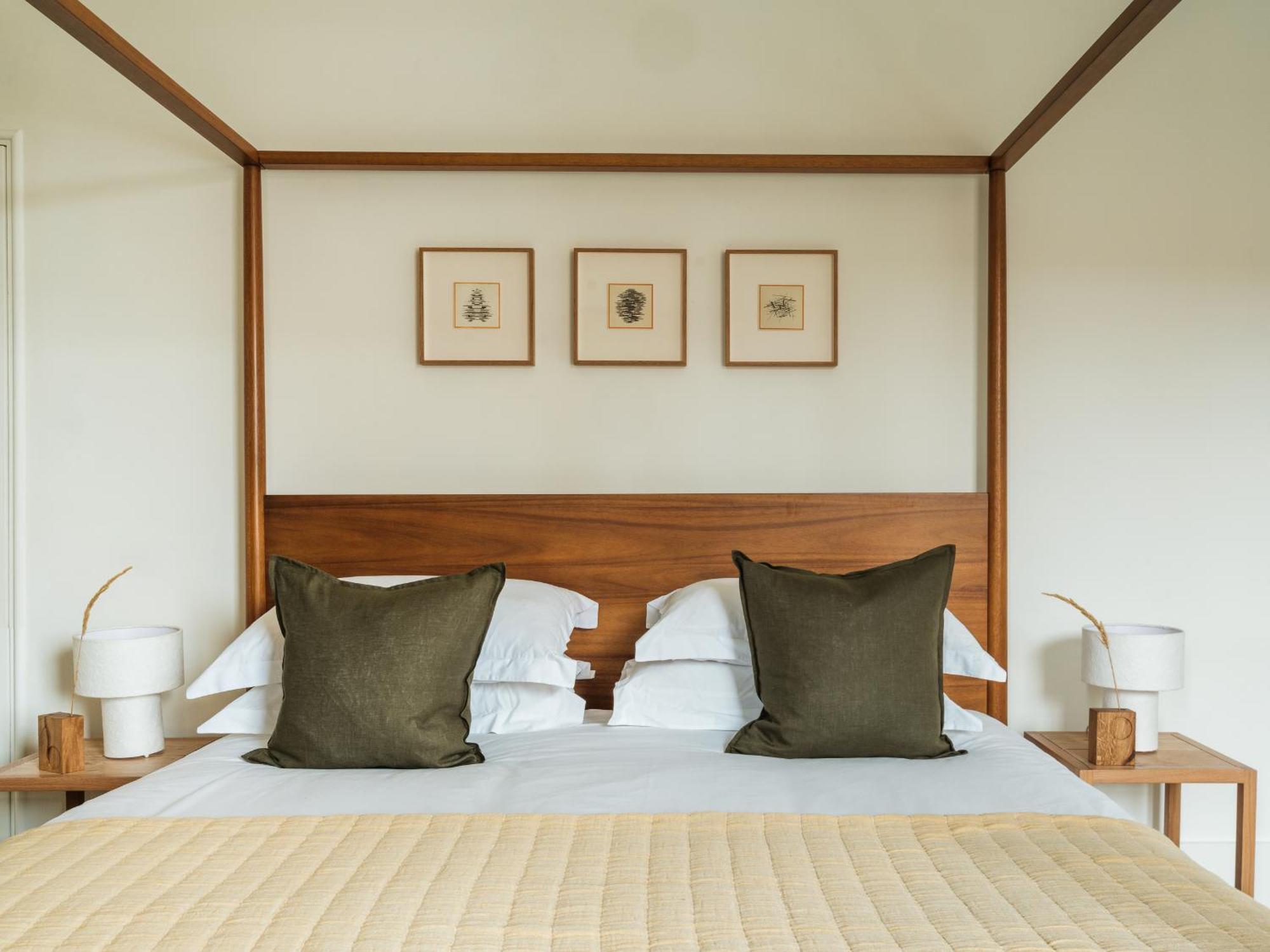 Deluxe Double Room Bath
