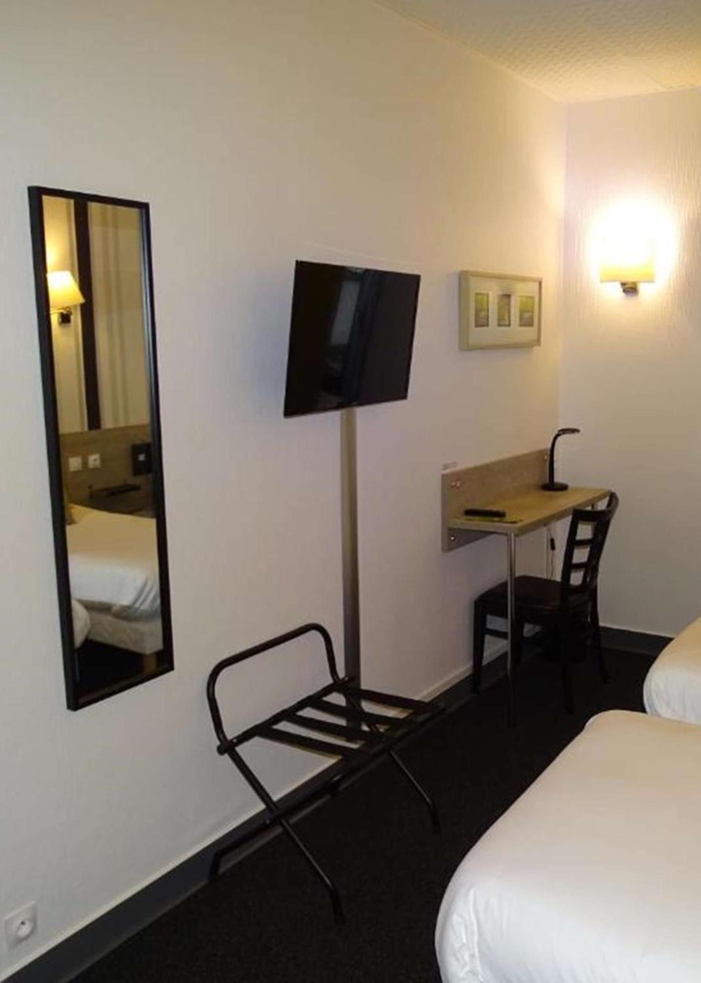 Chambre Familiale avec 1 Lit Double et 2 Lits Simples - Chambre Communicante/Non-Fumeurs