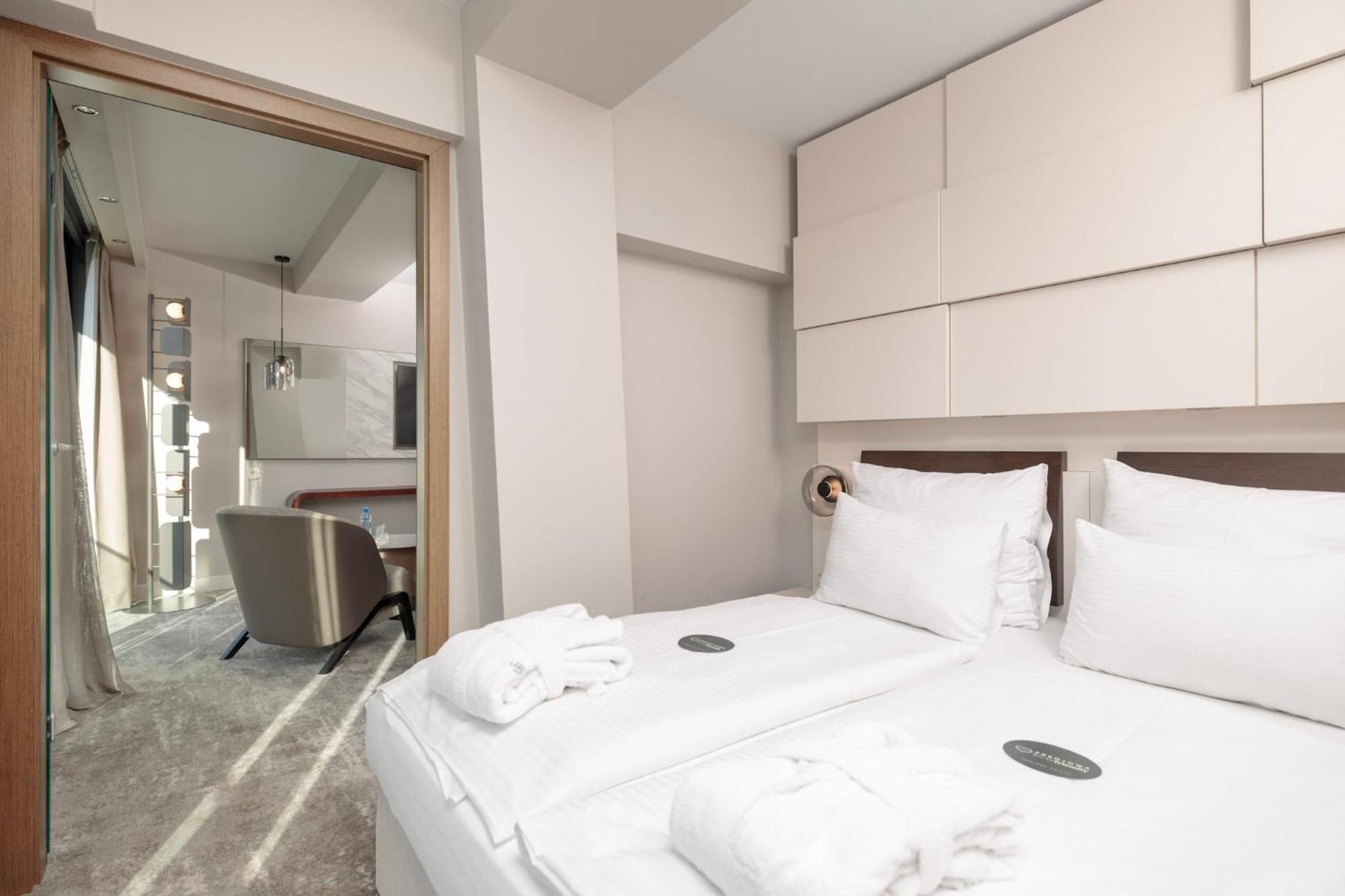 Deluxe Double Room side Sea view