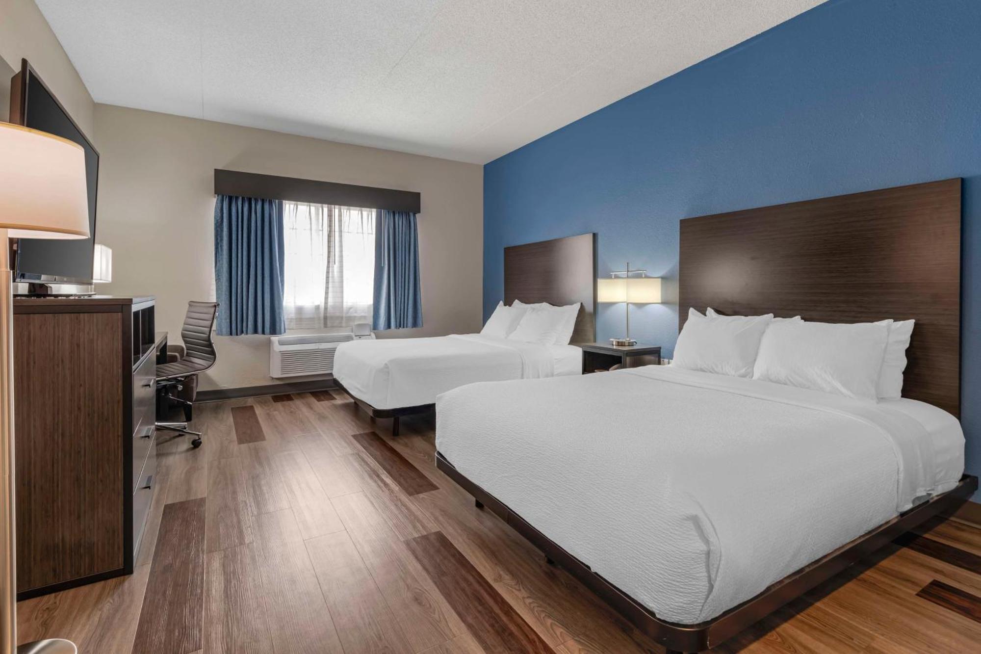 Queen Room Two Queen Beds Bath Tub Disability Access