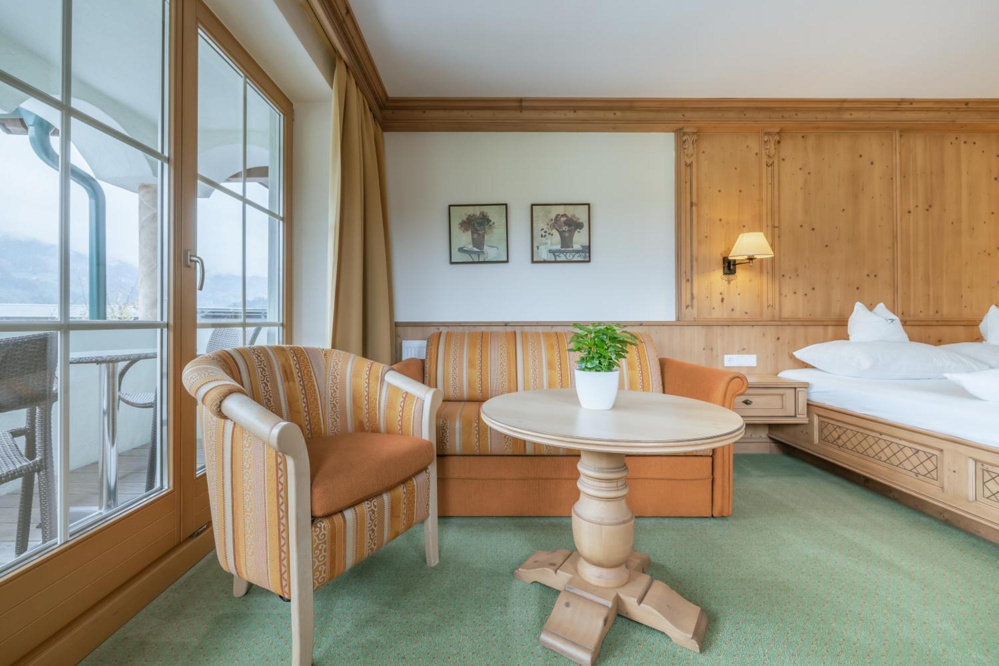 Doppelzimmer mit Balkon