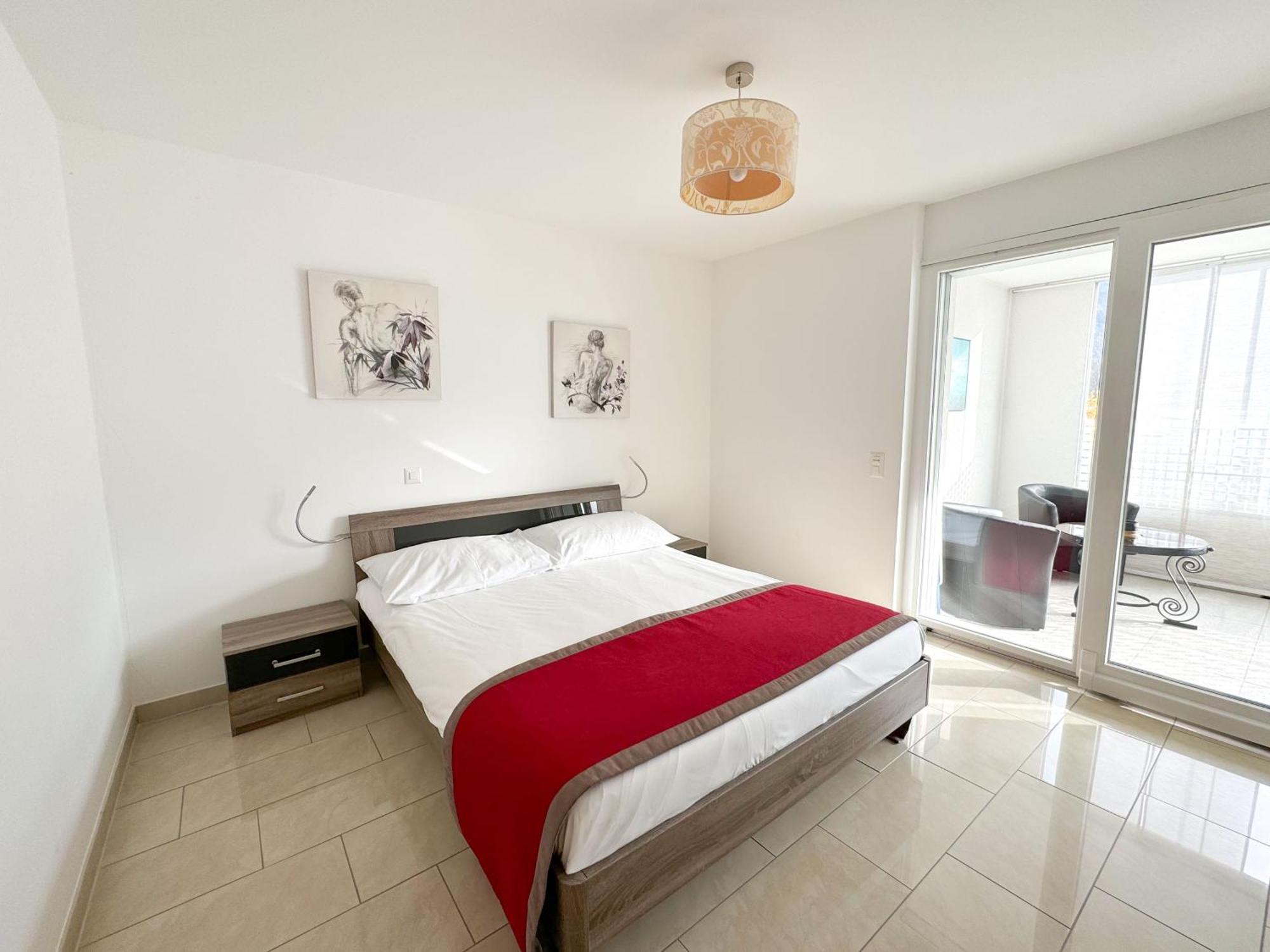 One-Bedroom Apartment Balcony,1626350354:JPEG