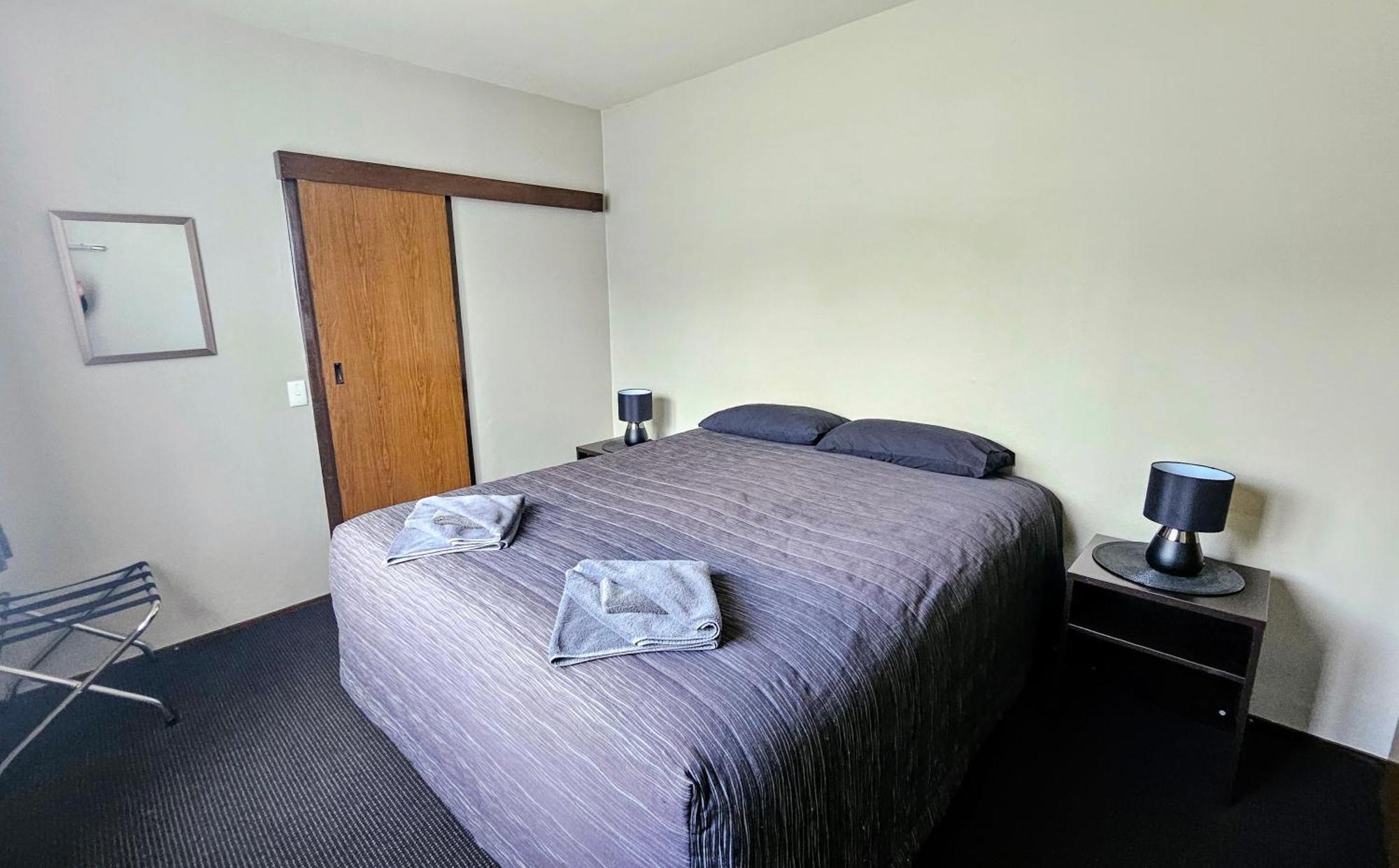 One-Bedroom Apartment Sleeps 3