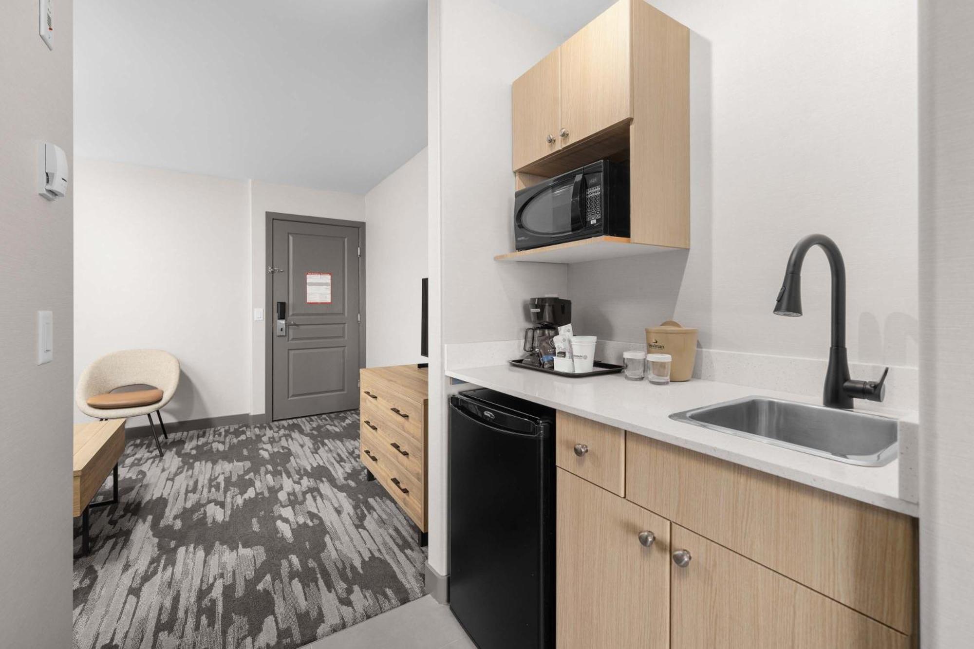 Standard Suite 1 King Bed Sofa Bed Kitchenette