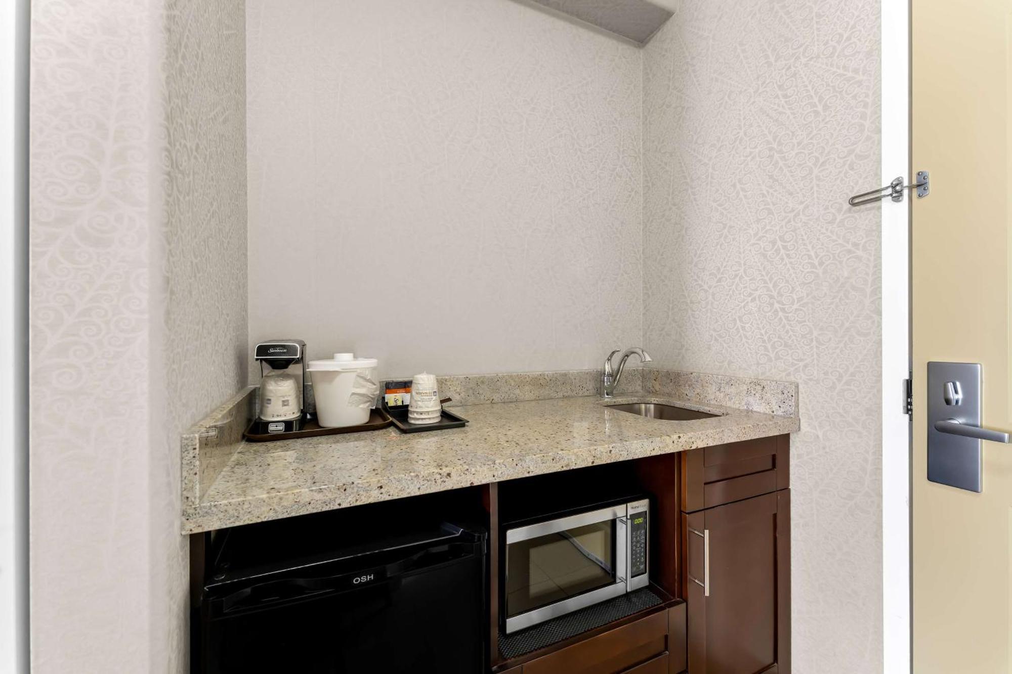 King Room with Spa Bath - Non-Smoking