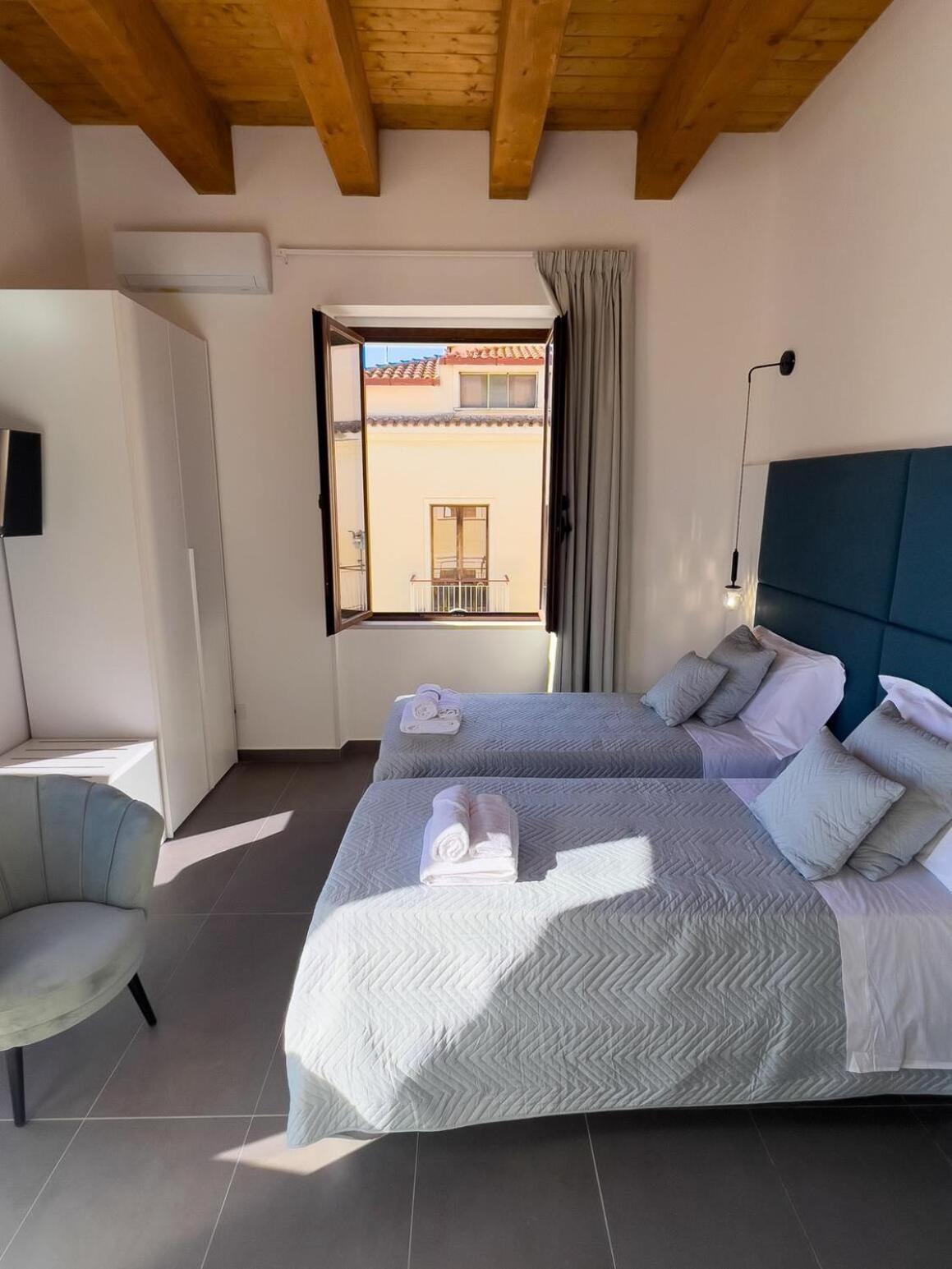 Camera Doppia con Letti Singoli con Bagno Privato
