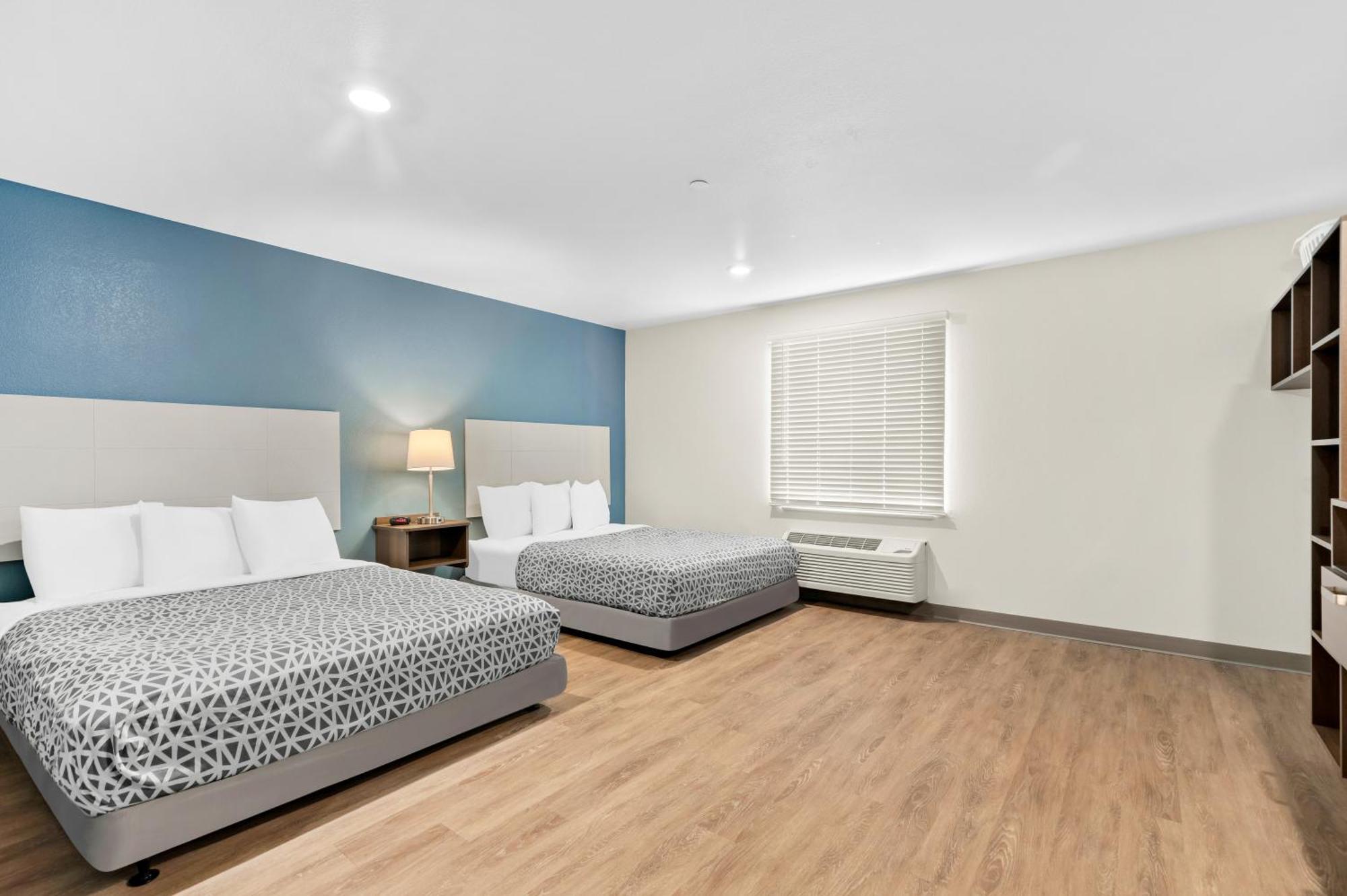 Queen Suite Two Queen Beds Tub Disability Access or Non Smoking