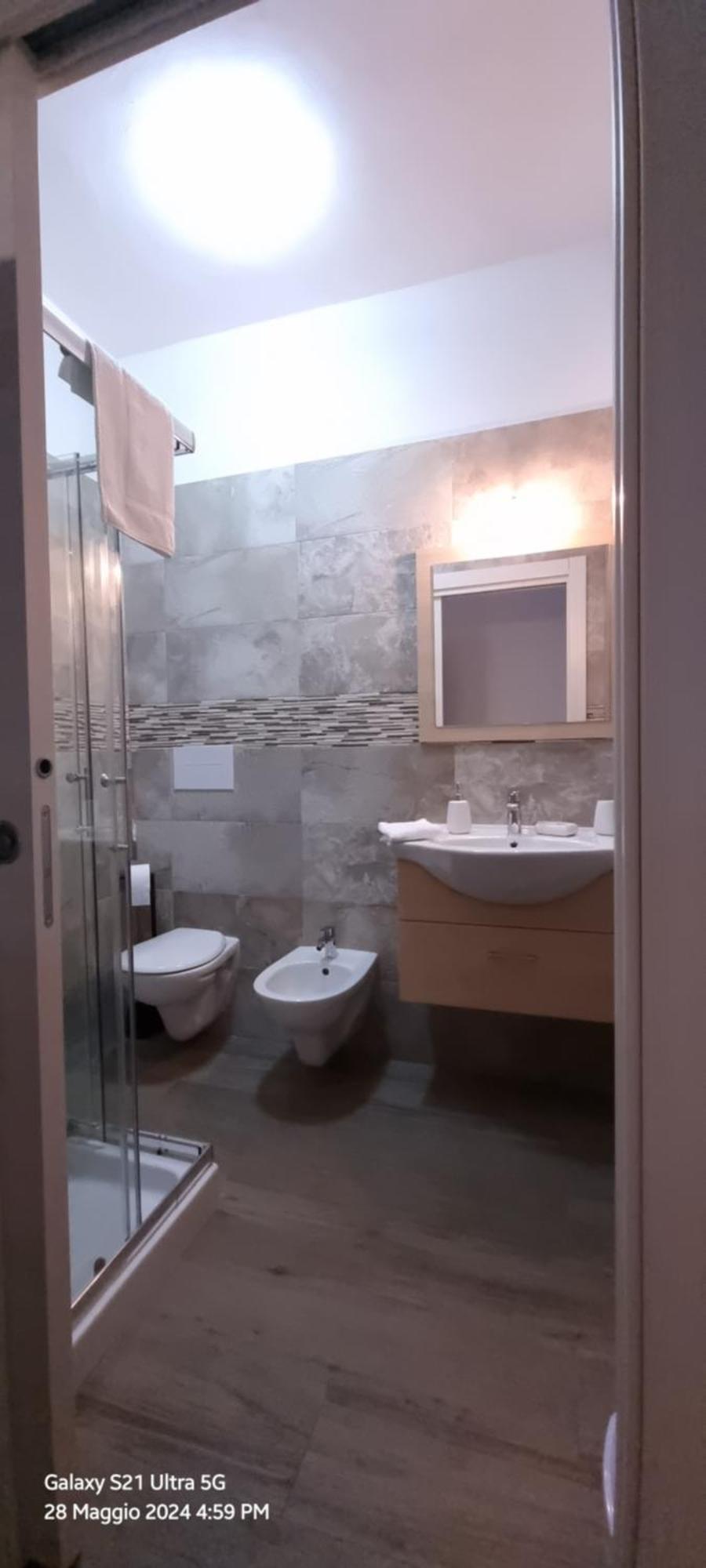 Double Room Private Bathroom,1628627318:JPEG