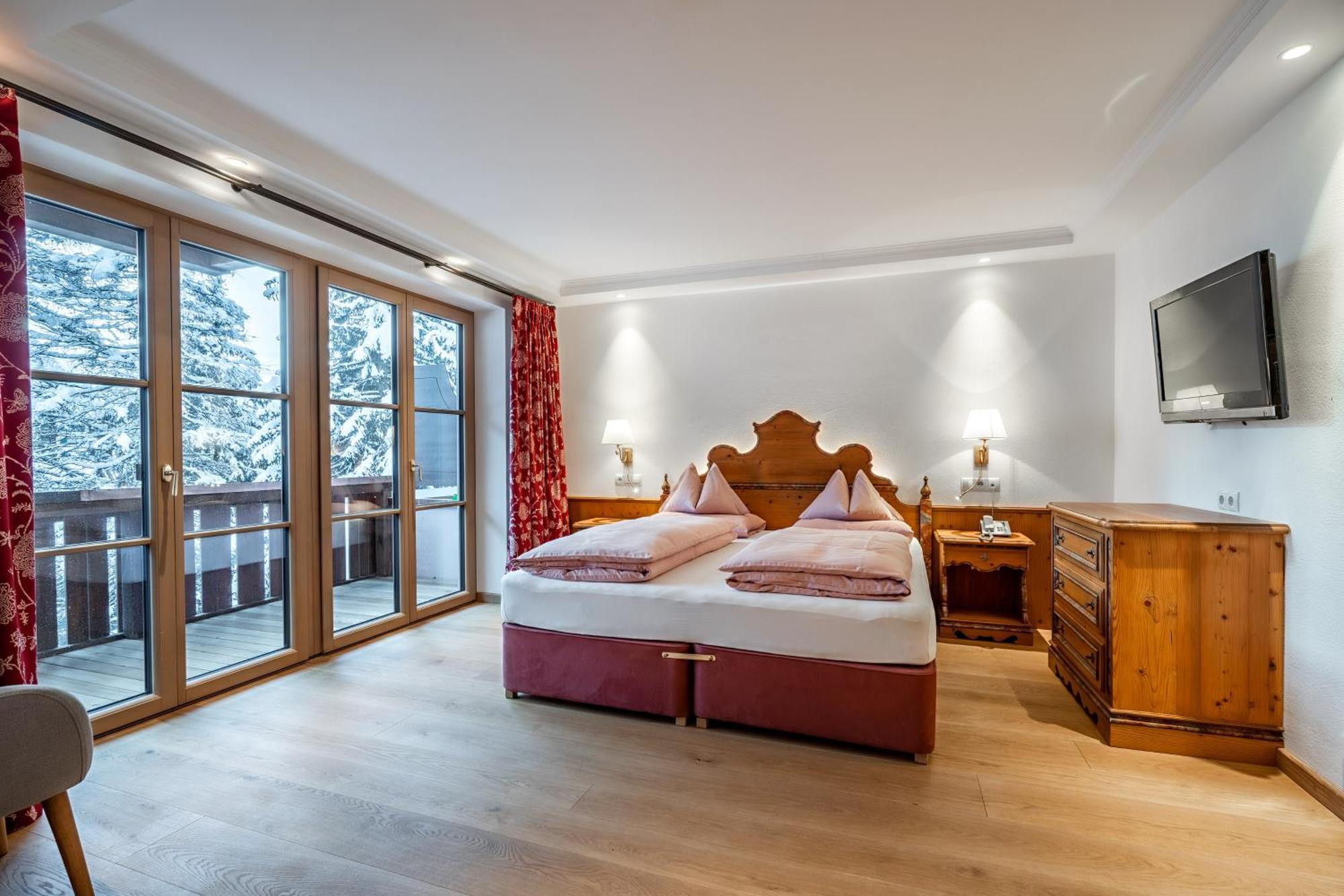 Standard Triple Room Balcony Annex,1628652669:JPEG